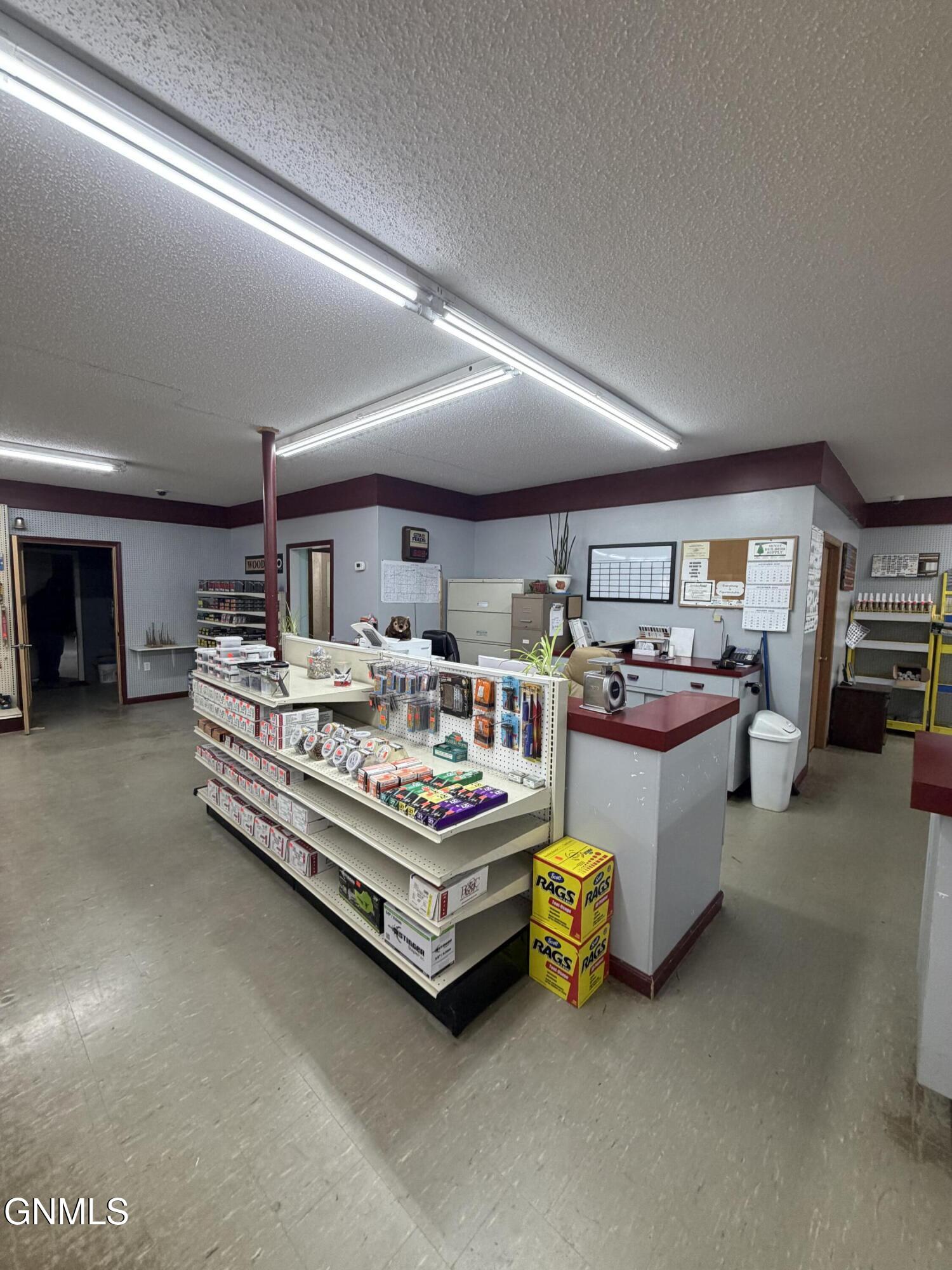 main property photo 16