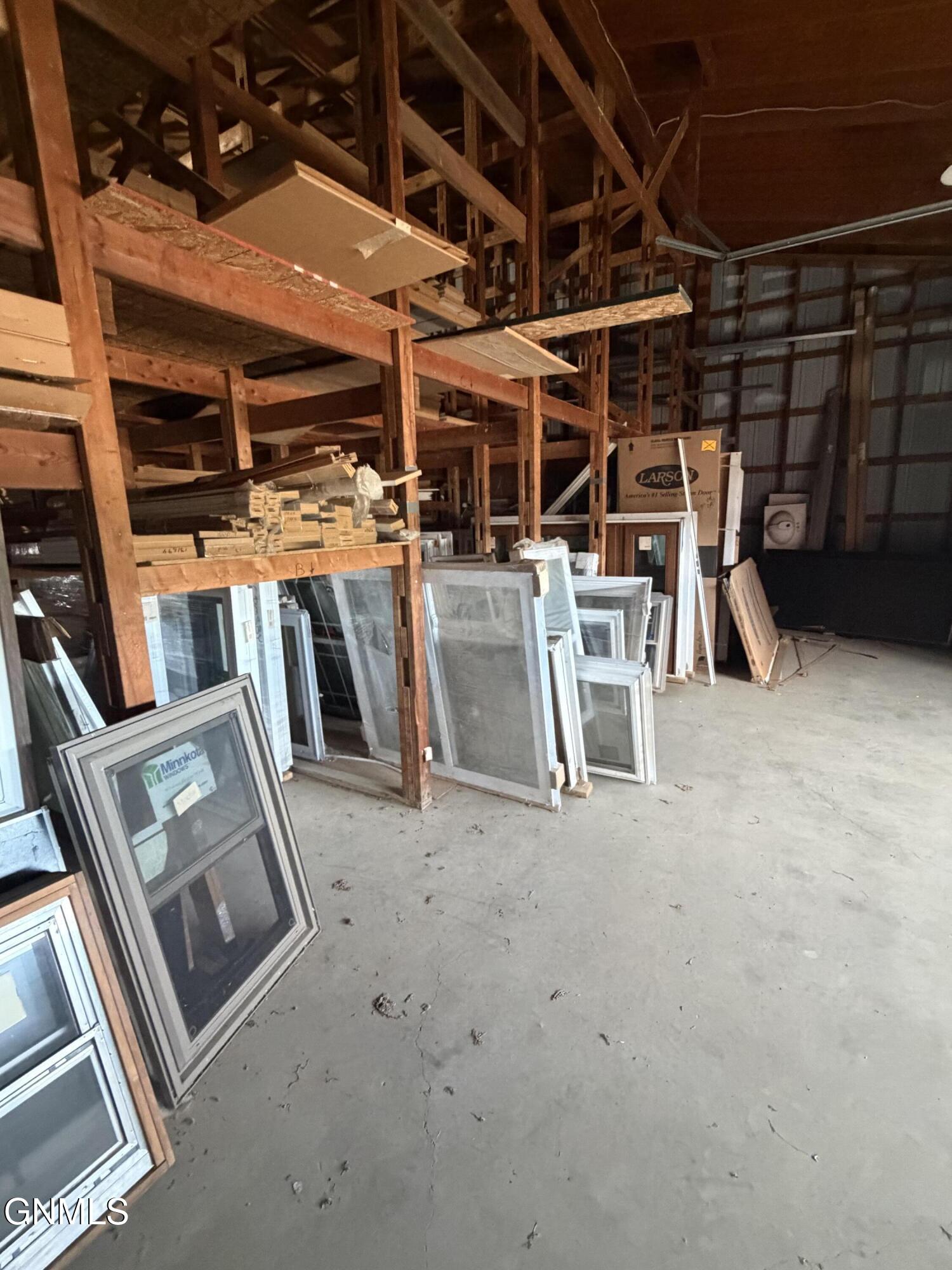 main property photo 40
