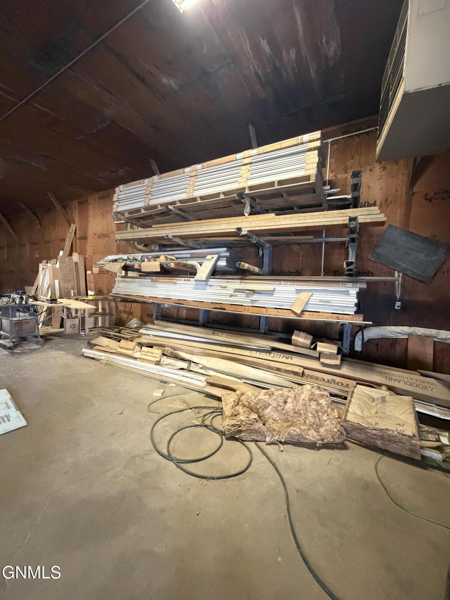 main property photo 48