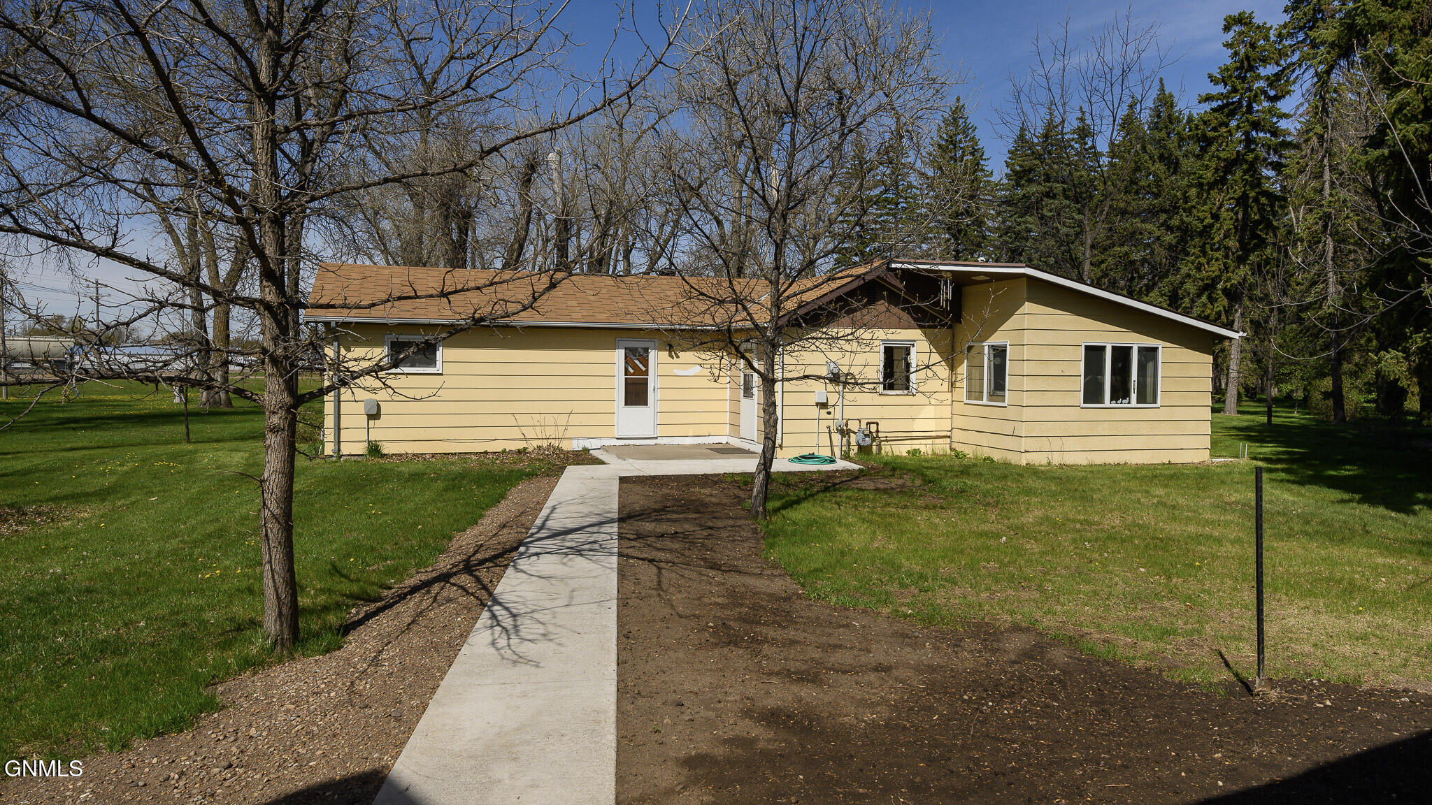 main property photo 14