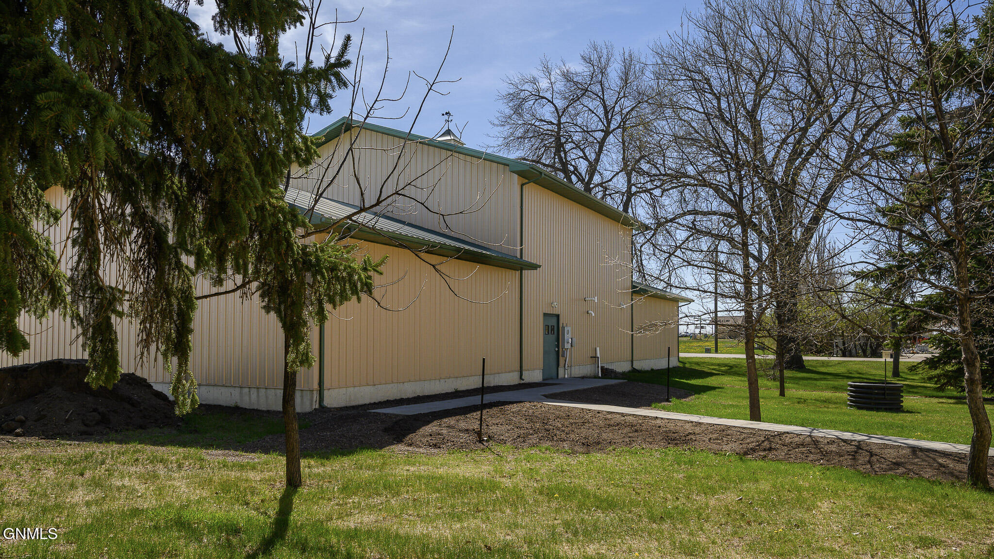 main property photo 15