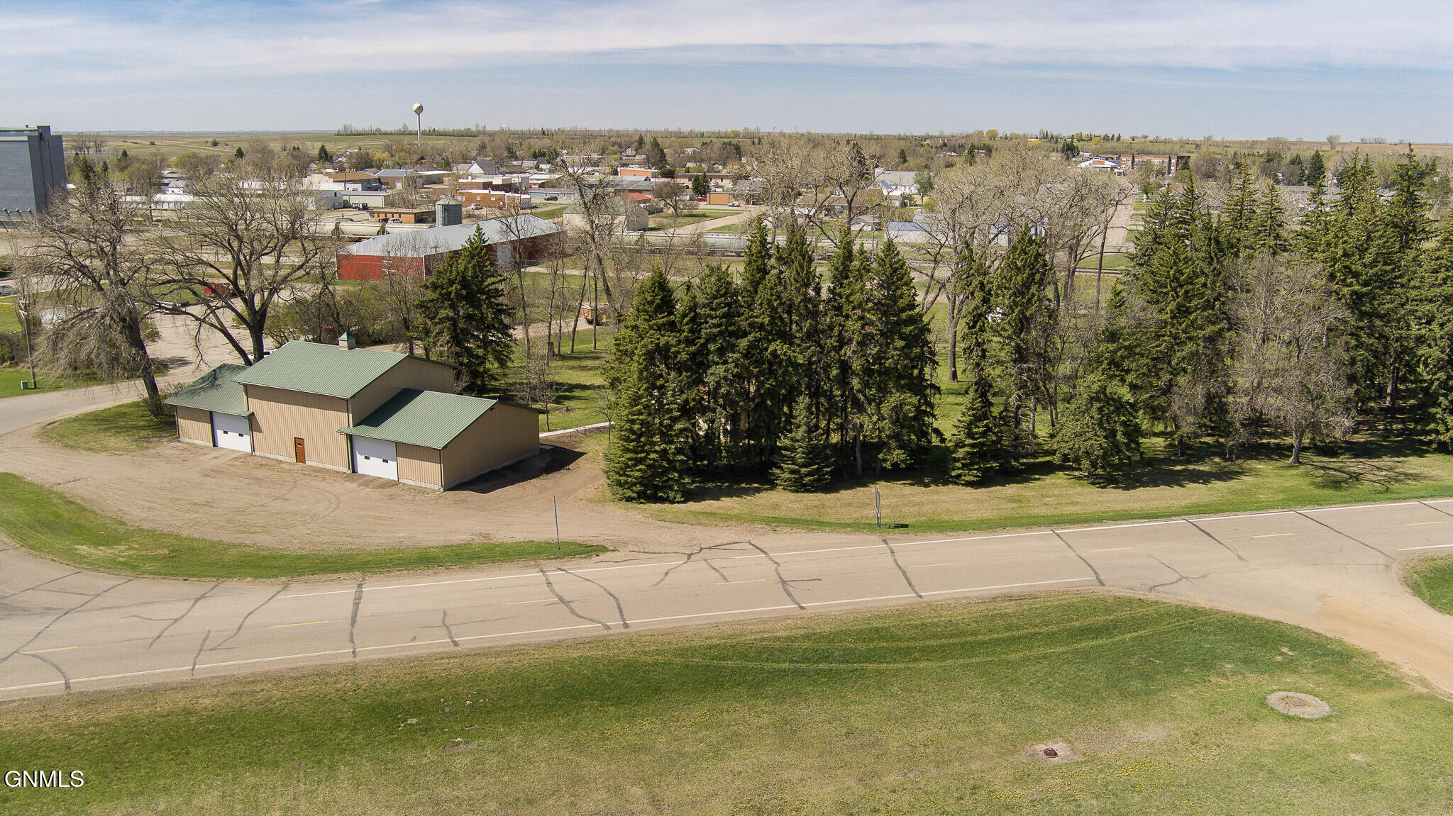main property photo 34