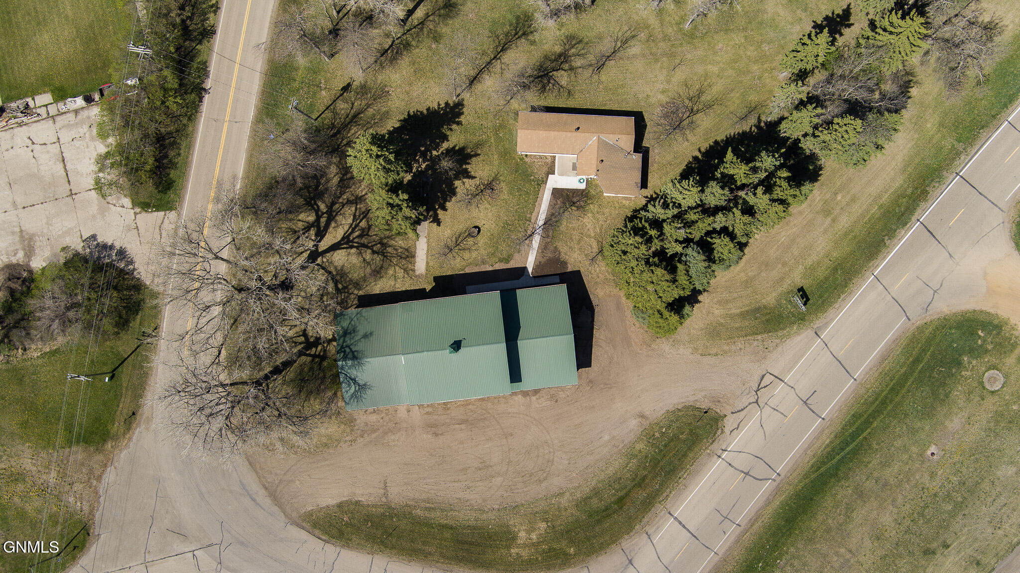 main property photo 36