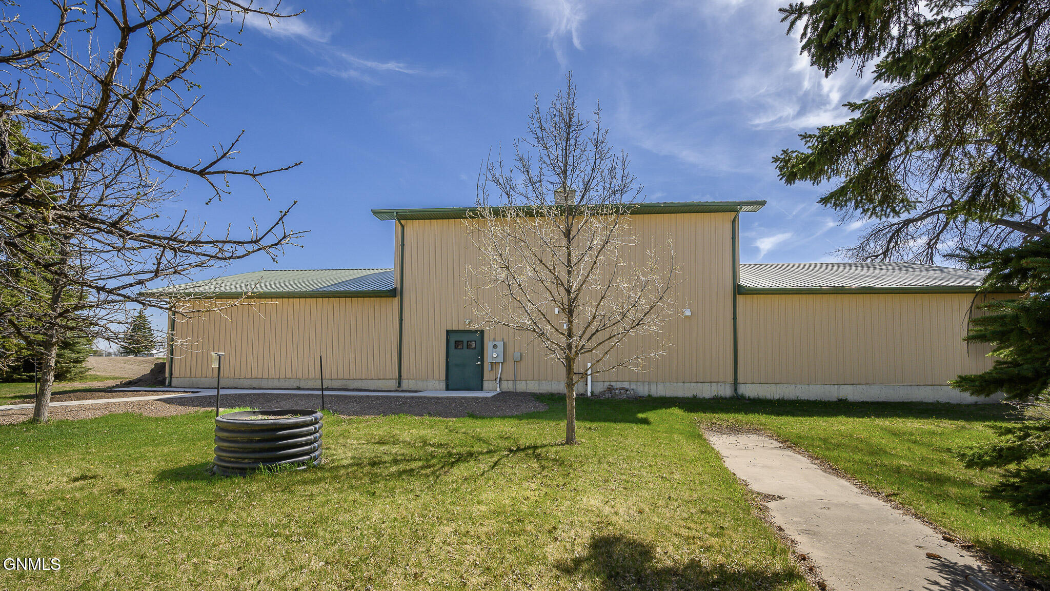 main property photo 41