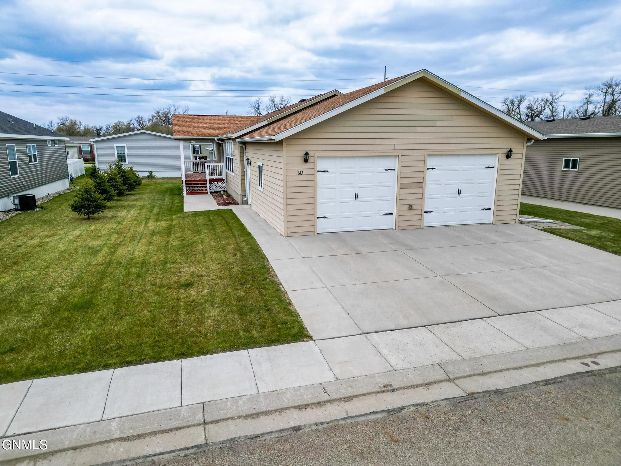 main property photo 39