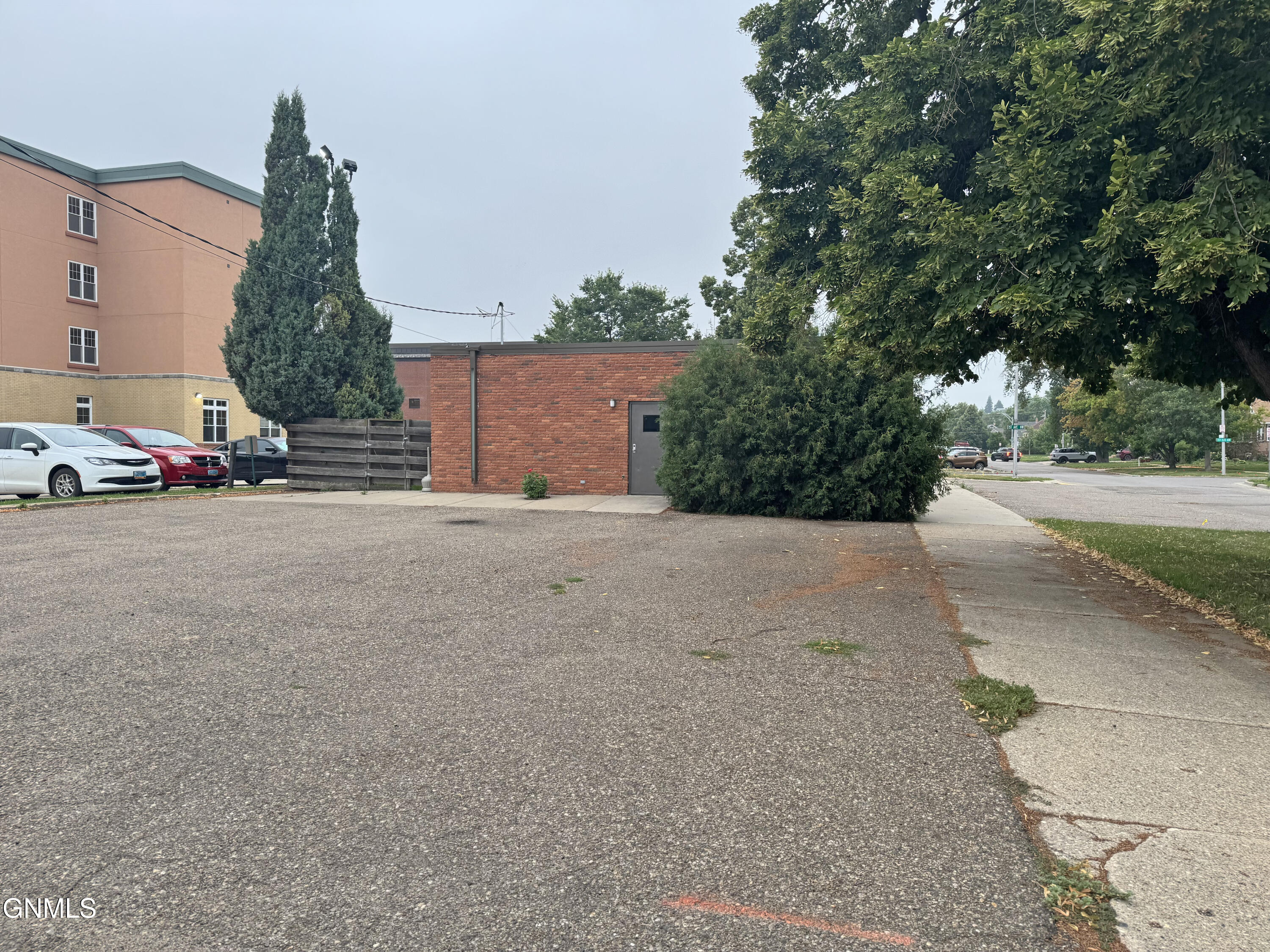 main property photo 12