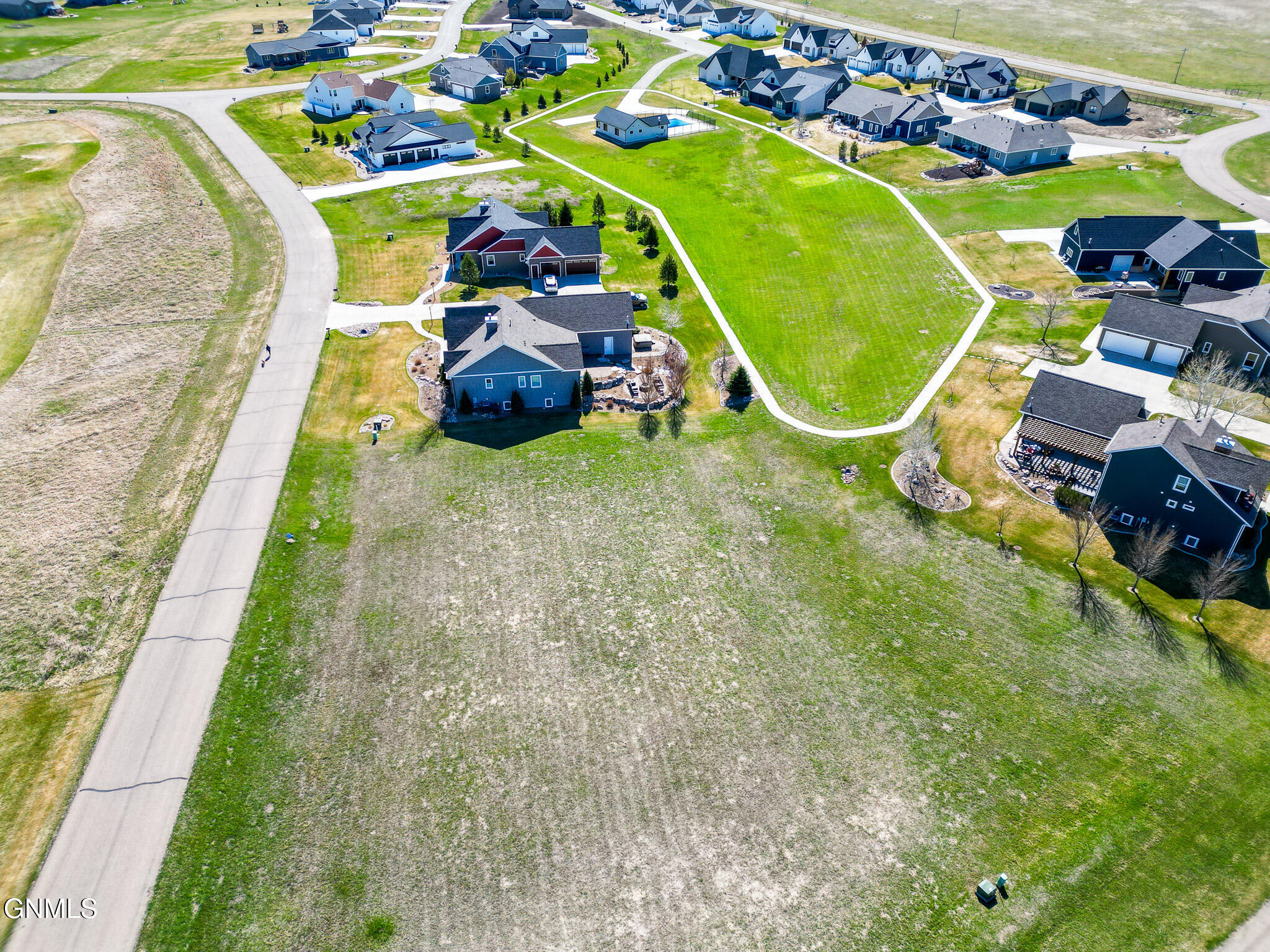 main property photo 5