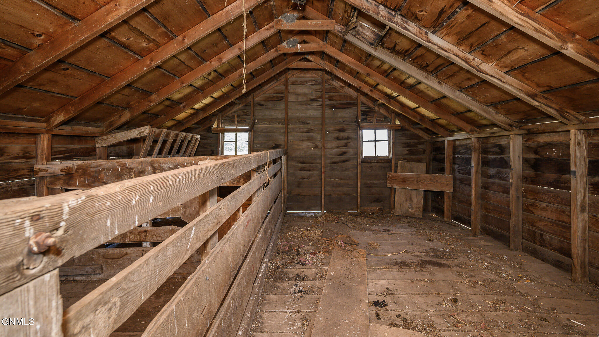 main property photo 40