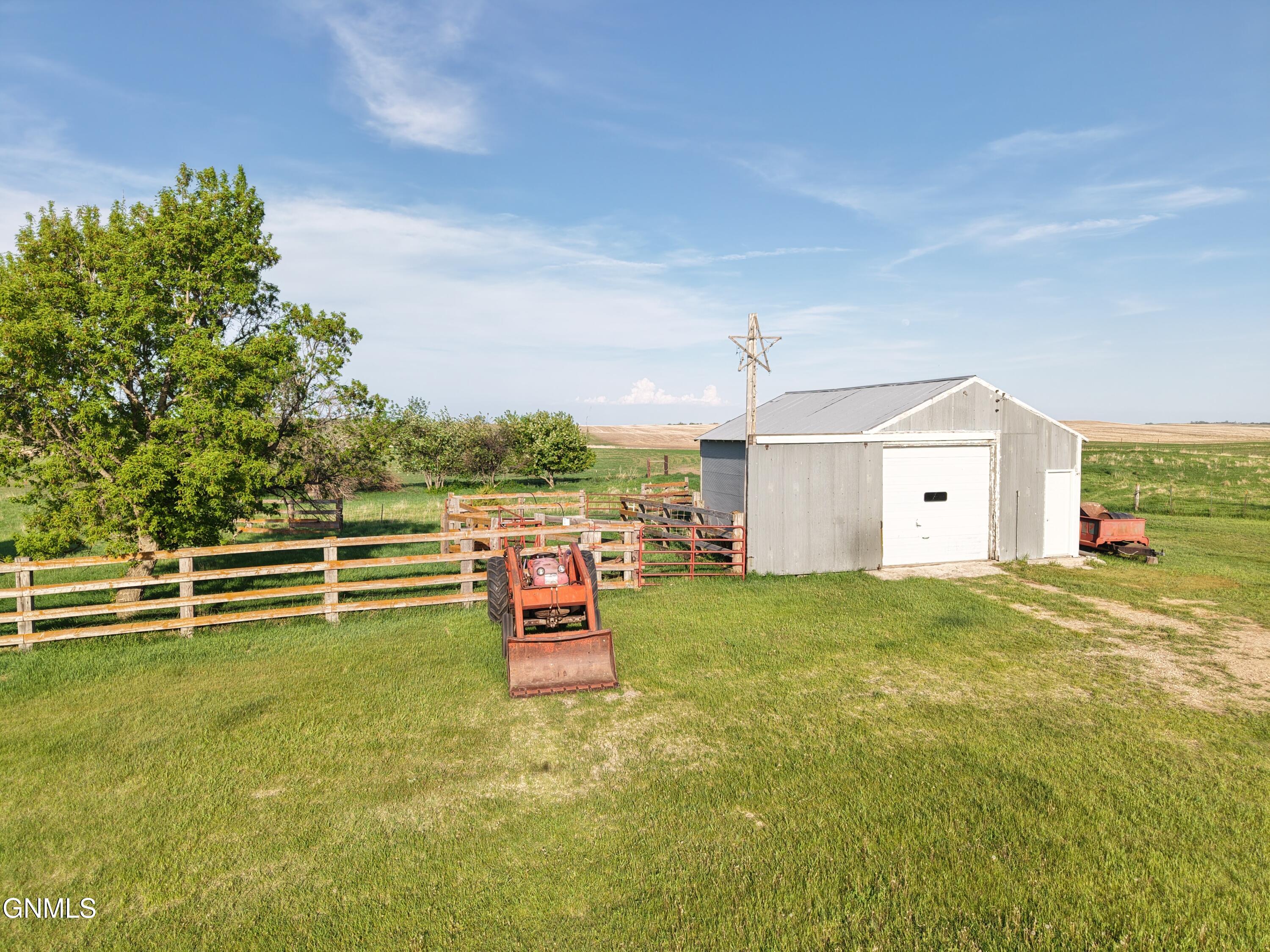 main property photo 7