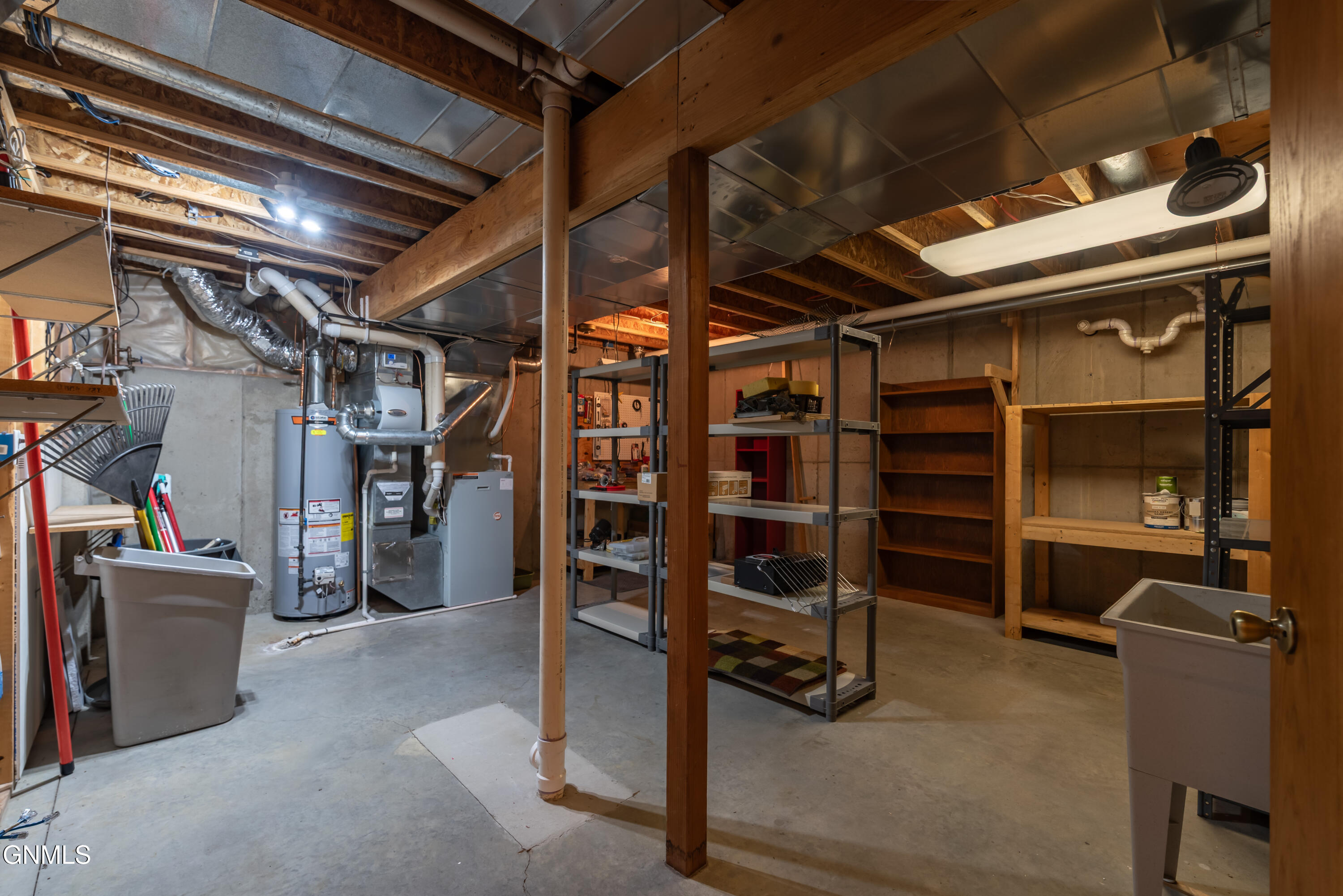 main property photo 23