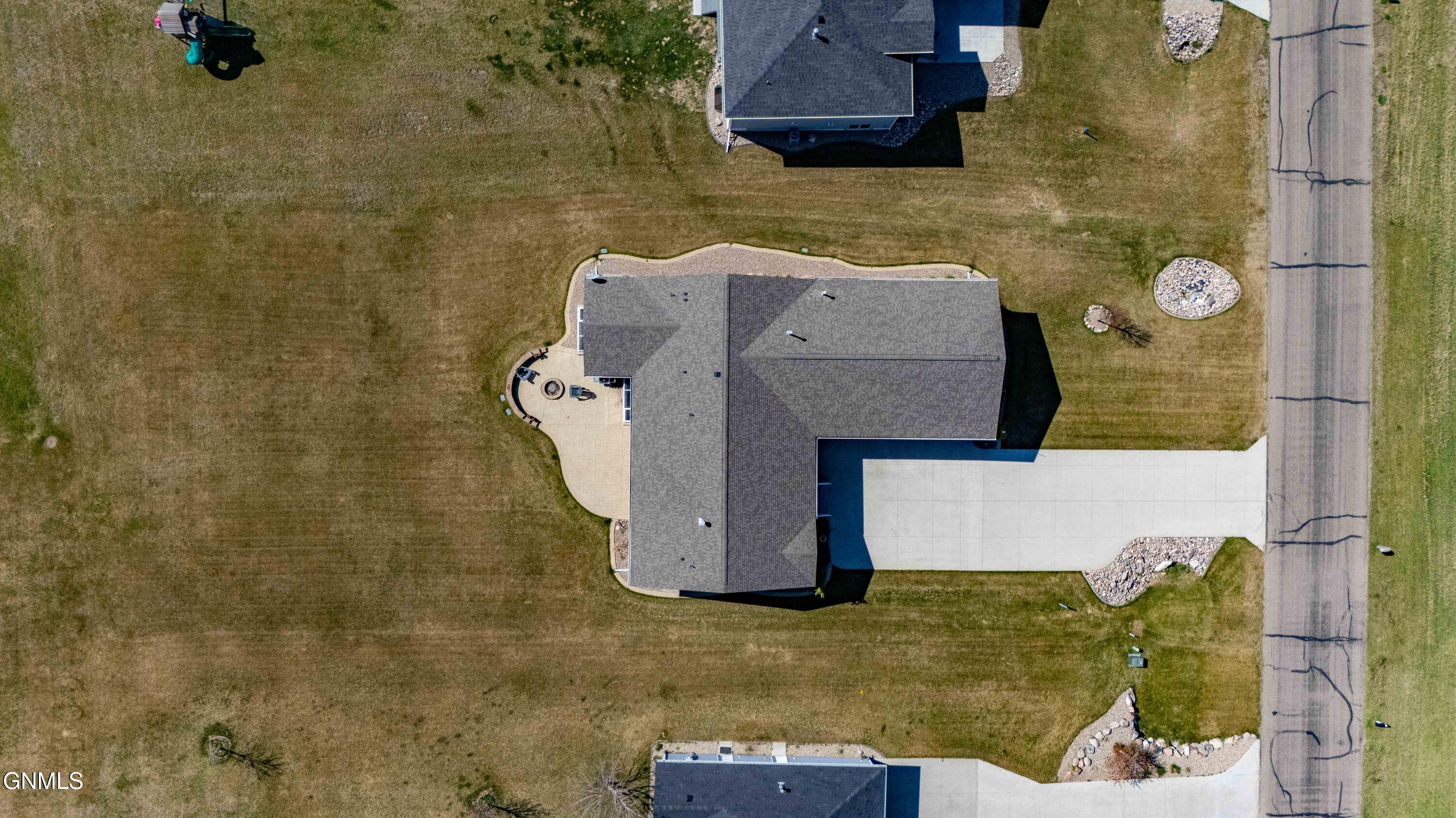 main property photo 74
