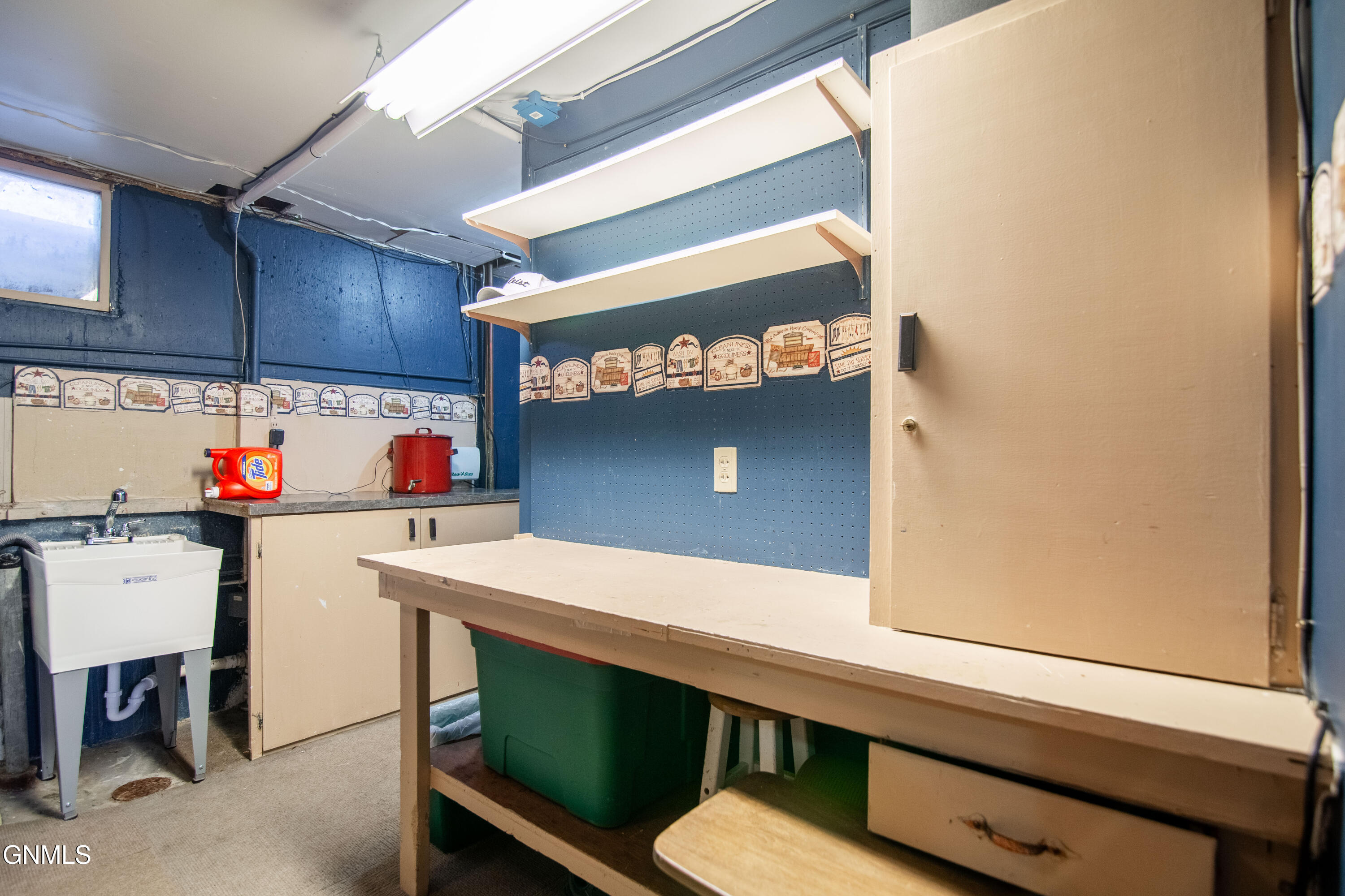 main property photo 50