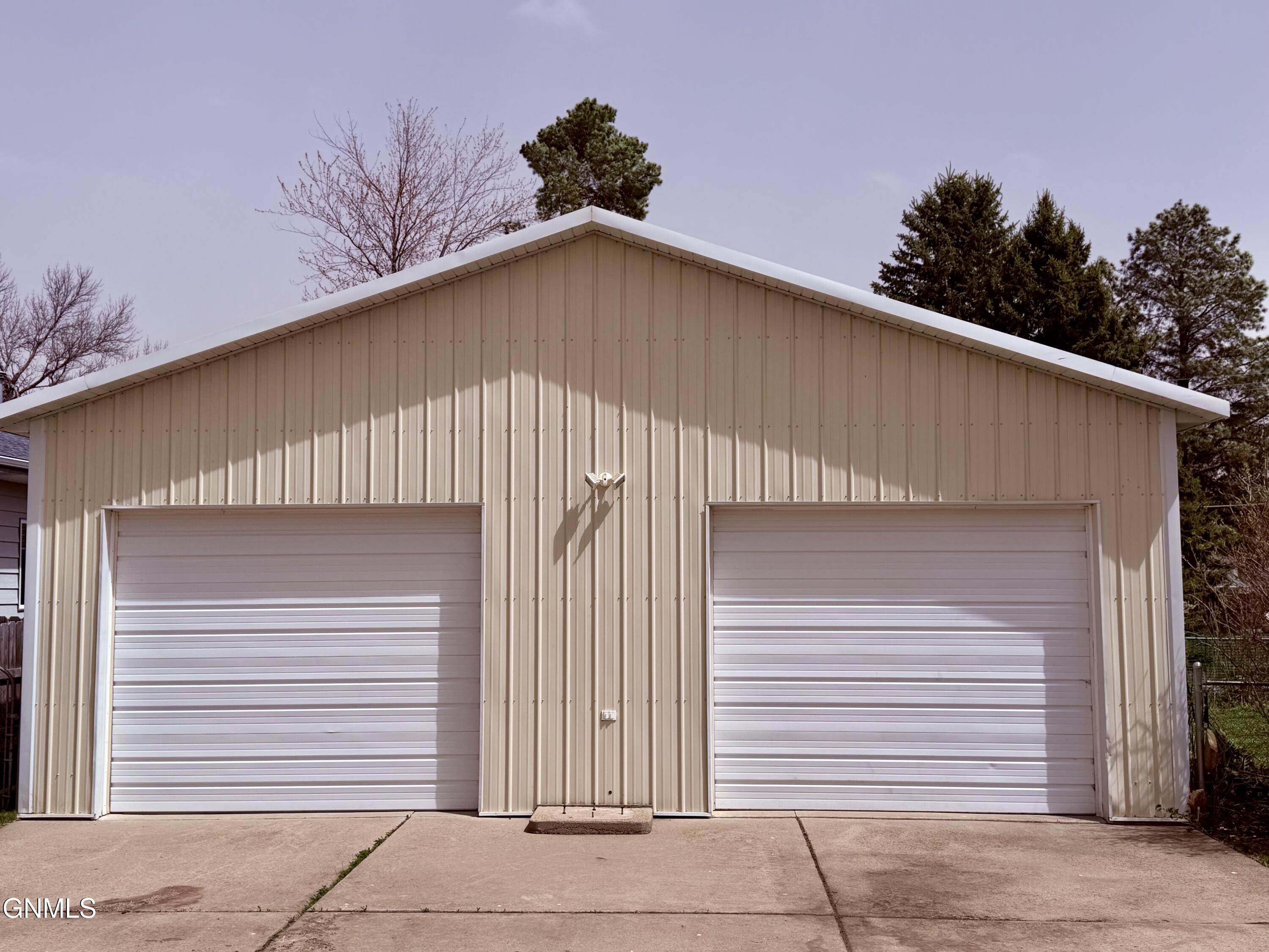 property viewer photo 2
