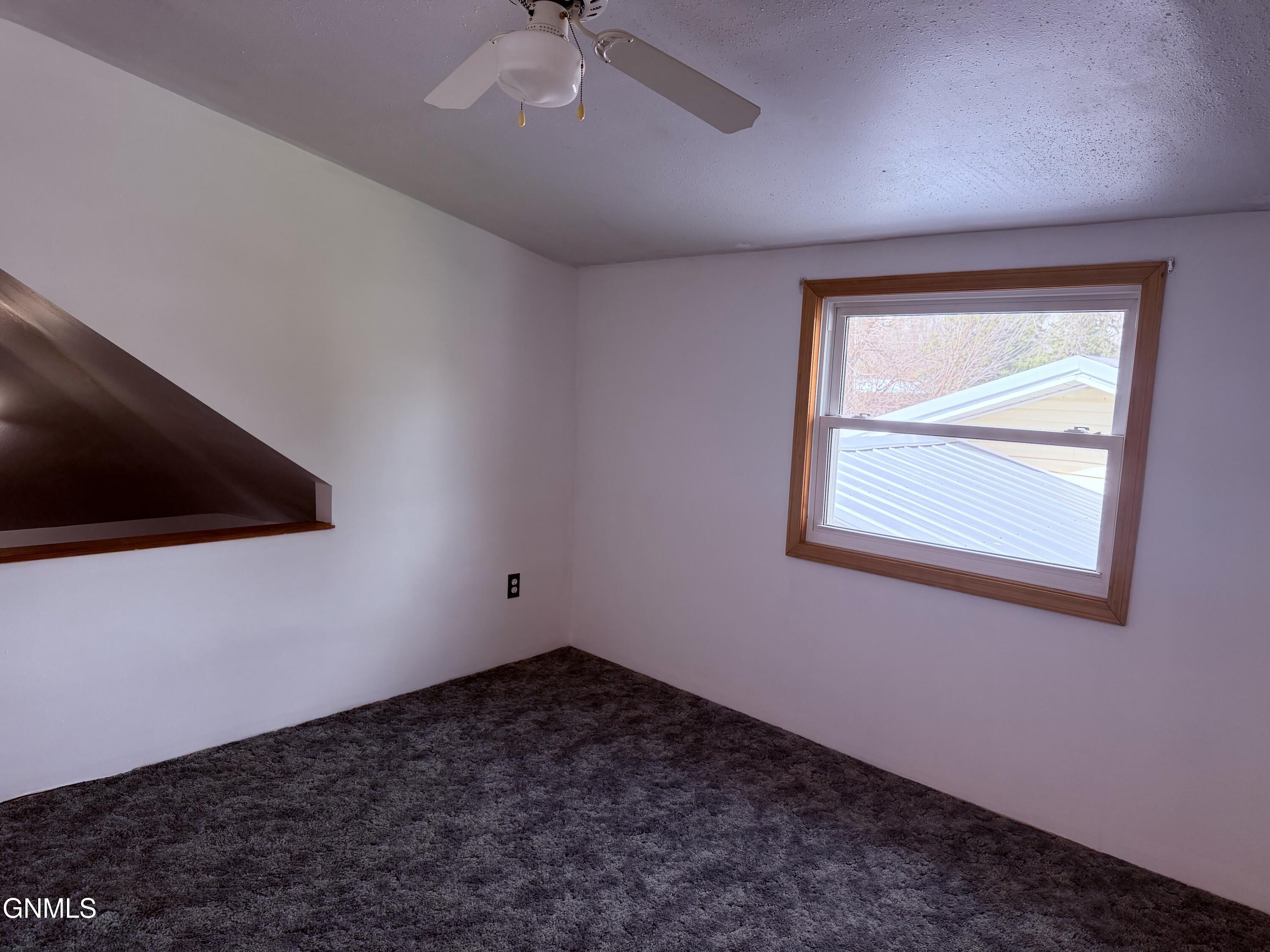 property viewer photo 20