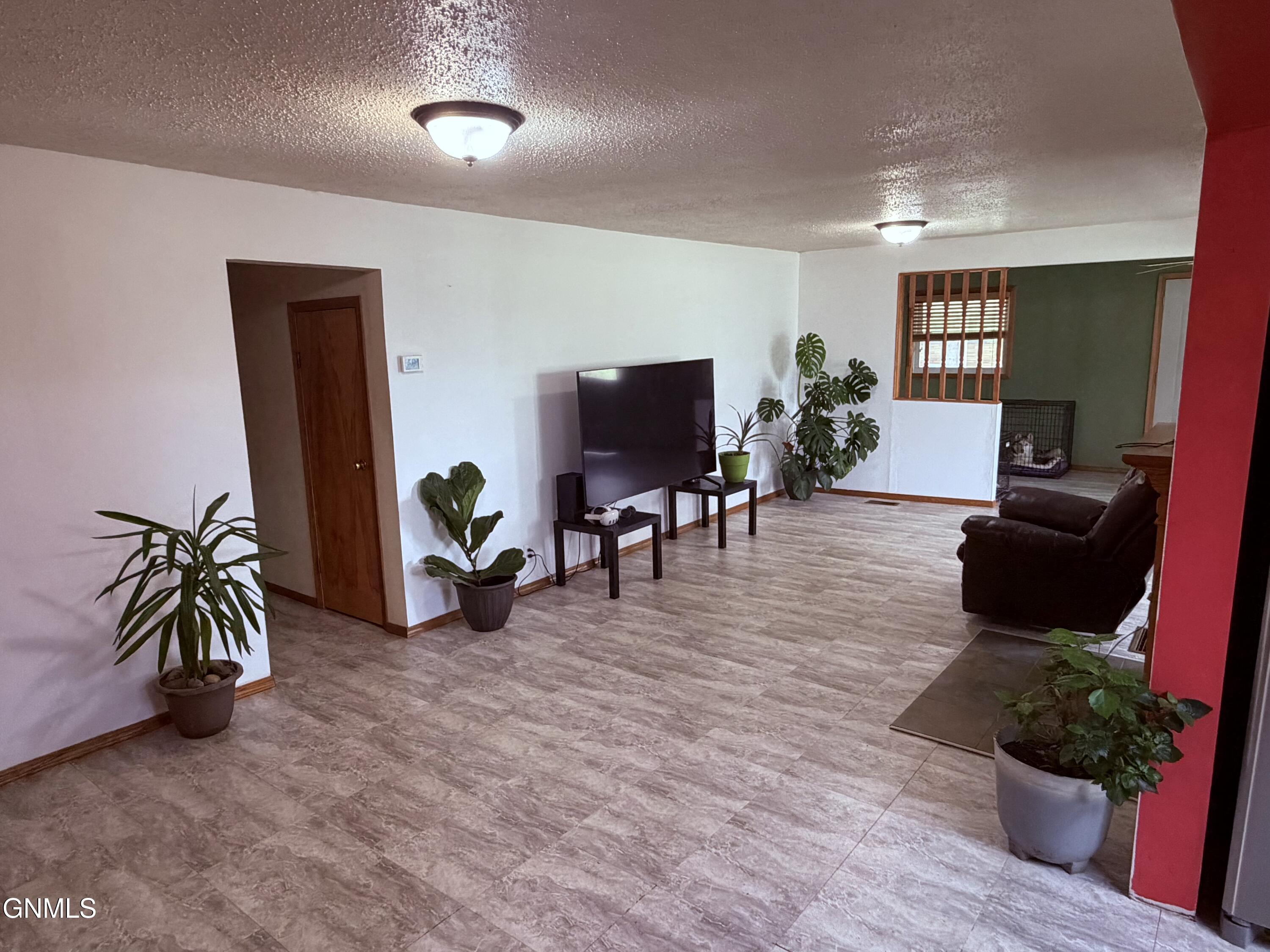 property viewer photo 3