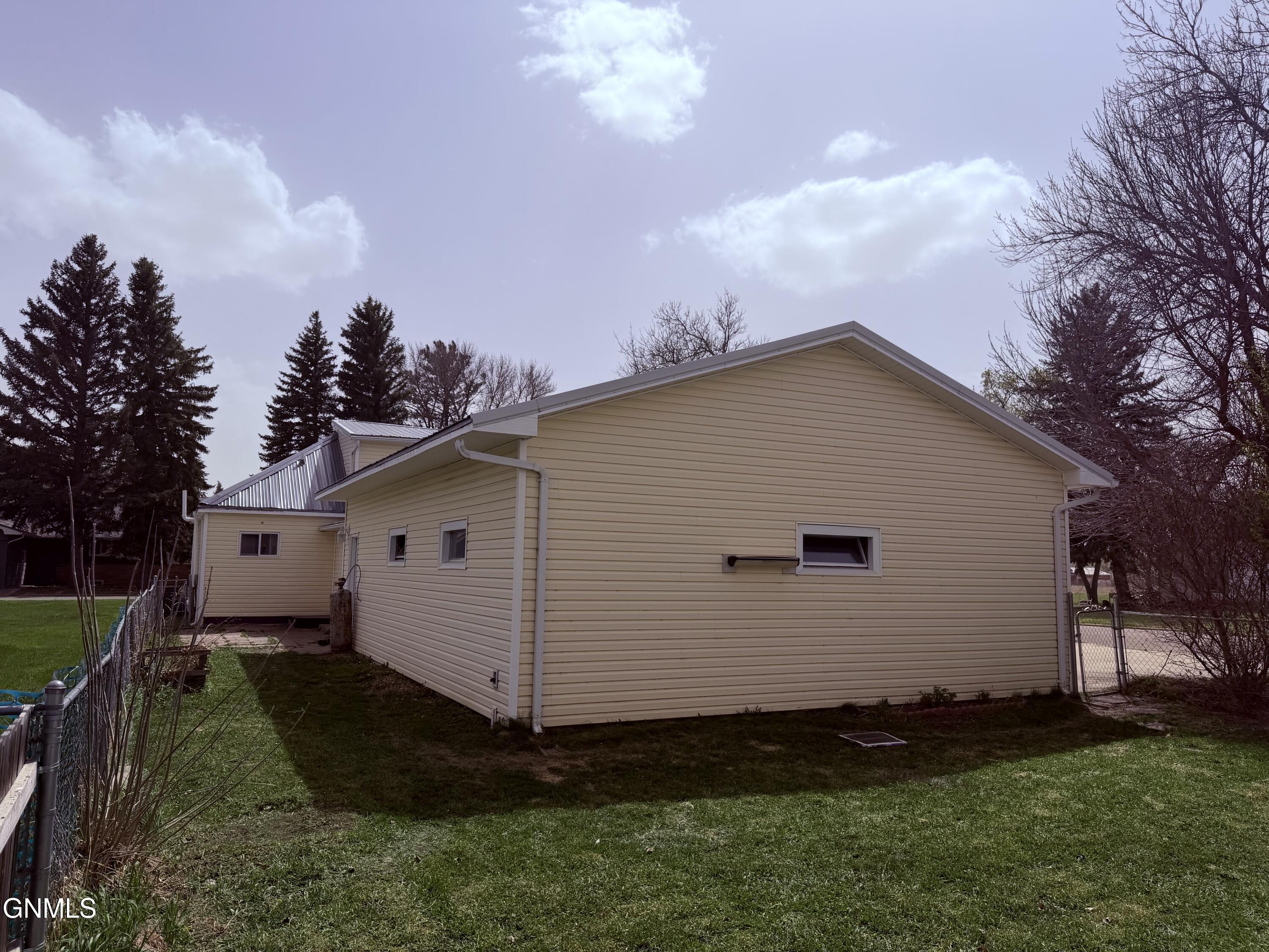 property viewer photo 38