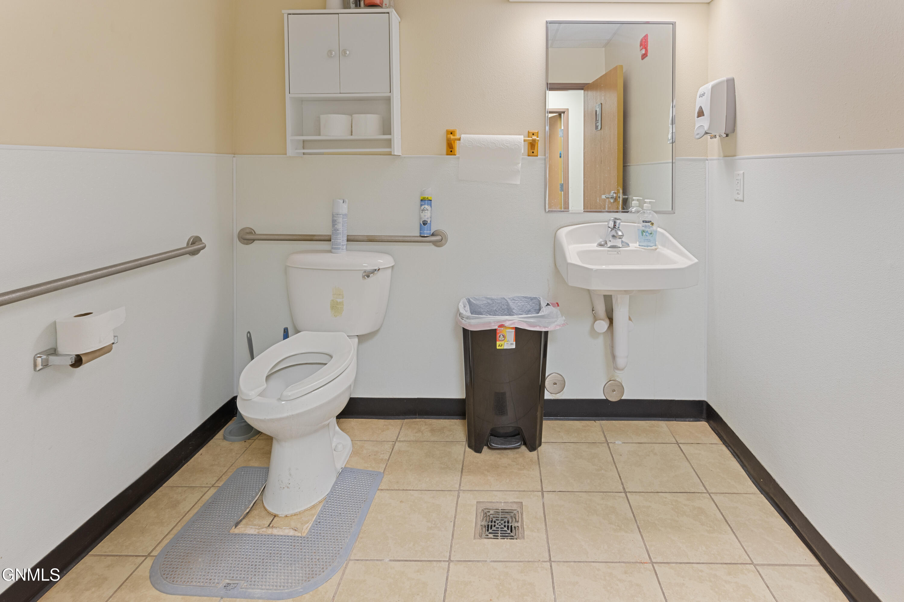 main property photo 15