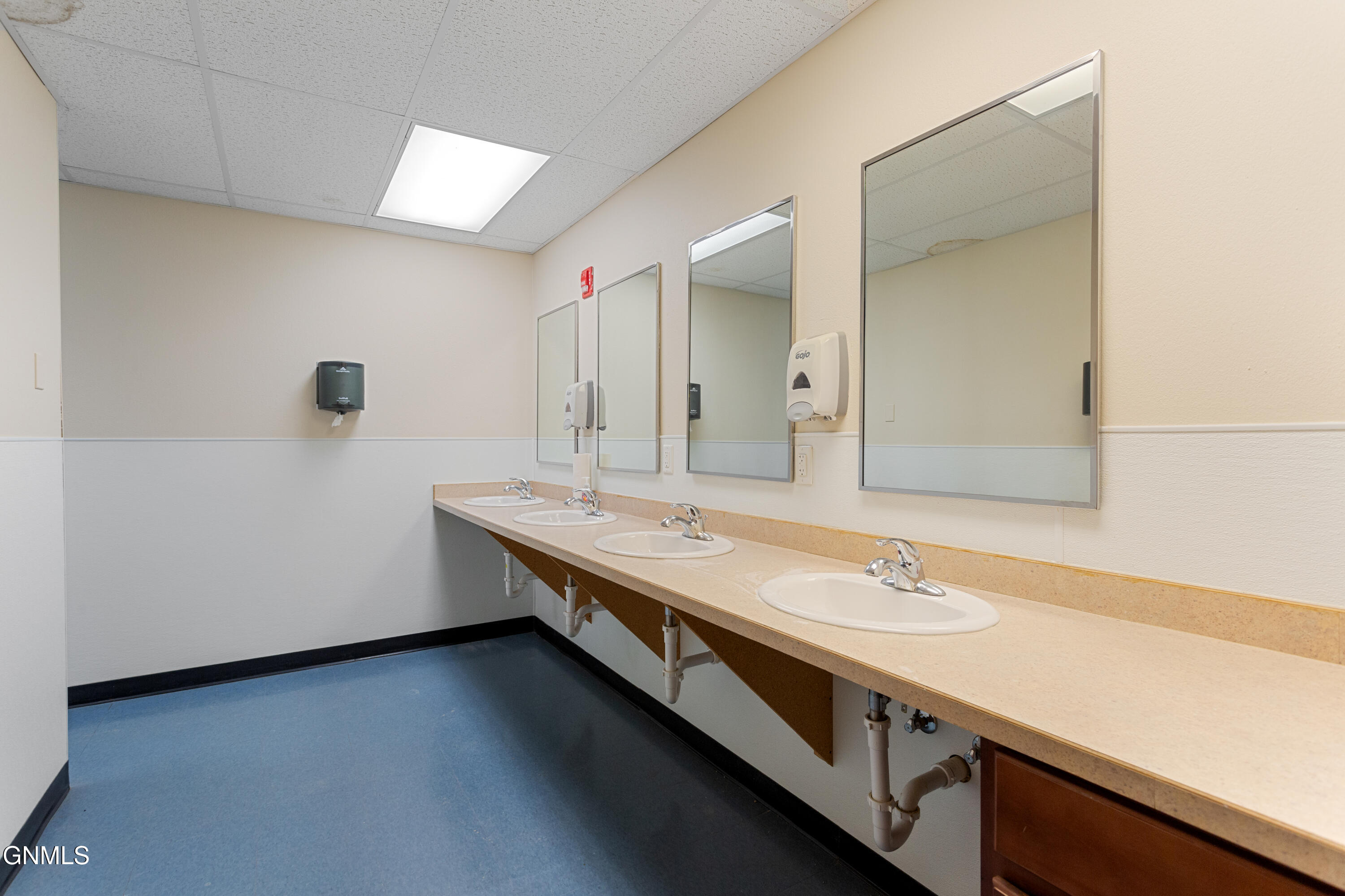 main property photo 23