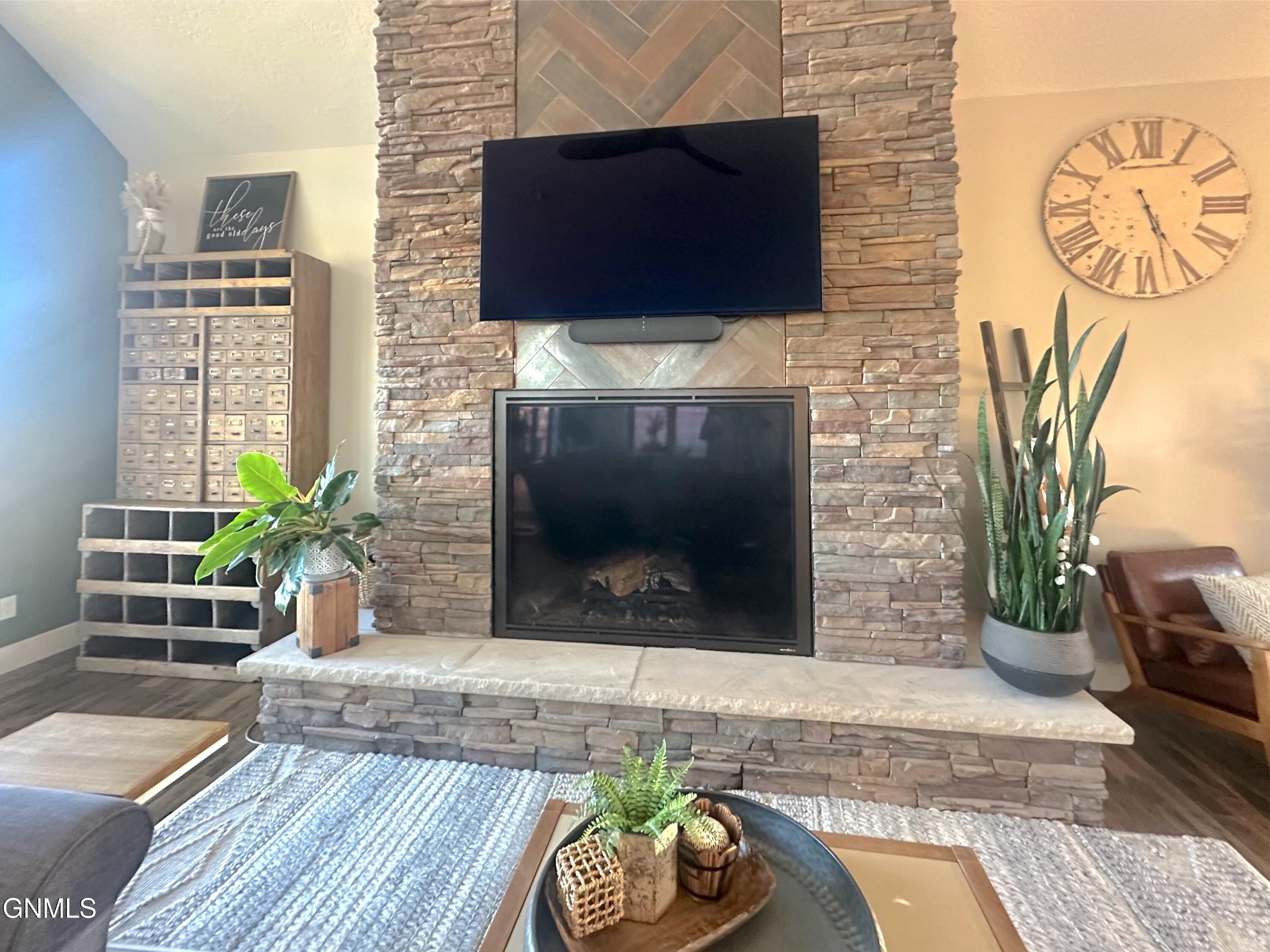 main property photo 59