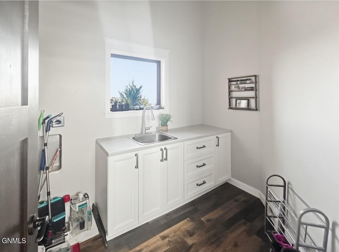 main property photo 77
