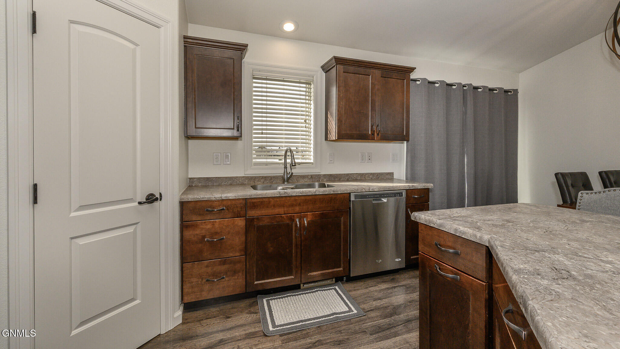 property viewer photo 7