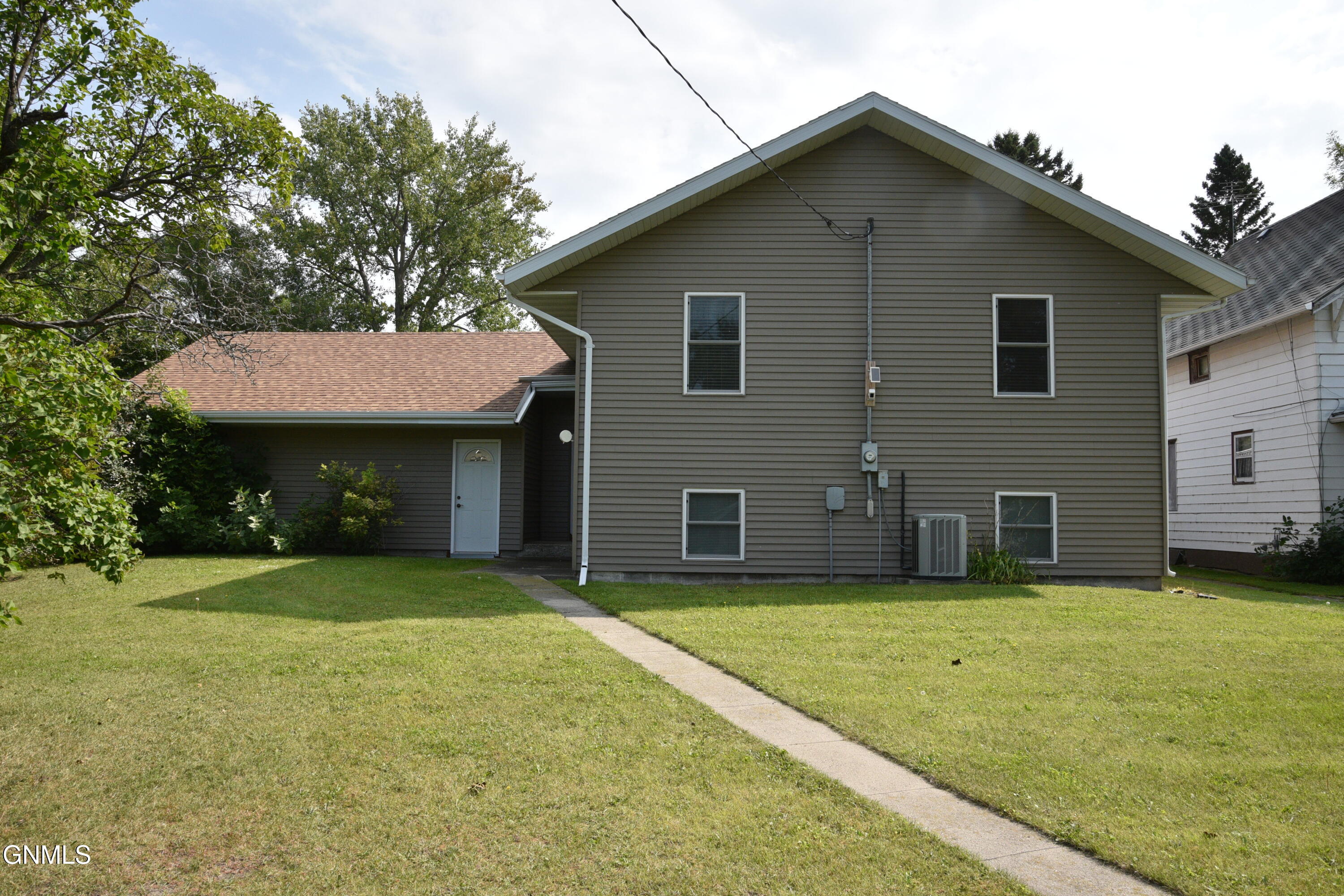 main property photo 10