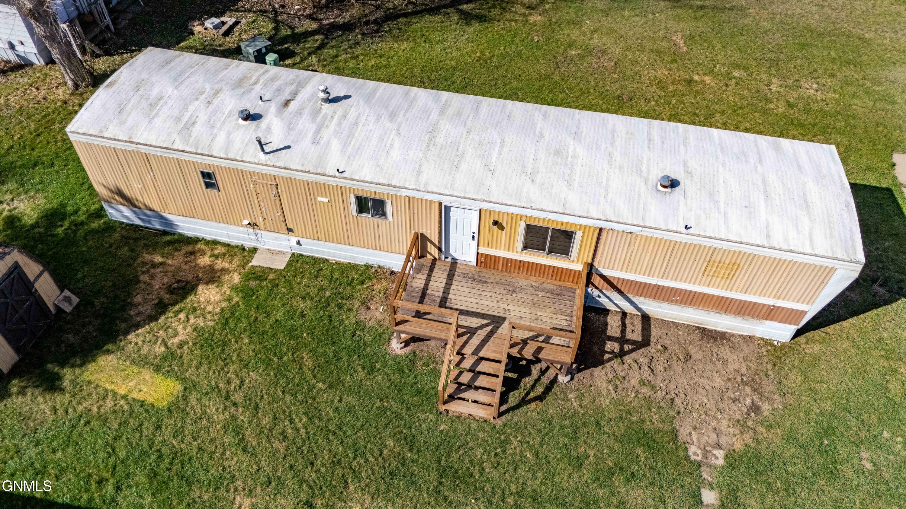 main property photo 11