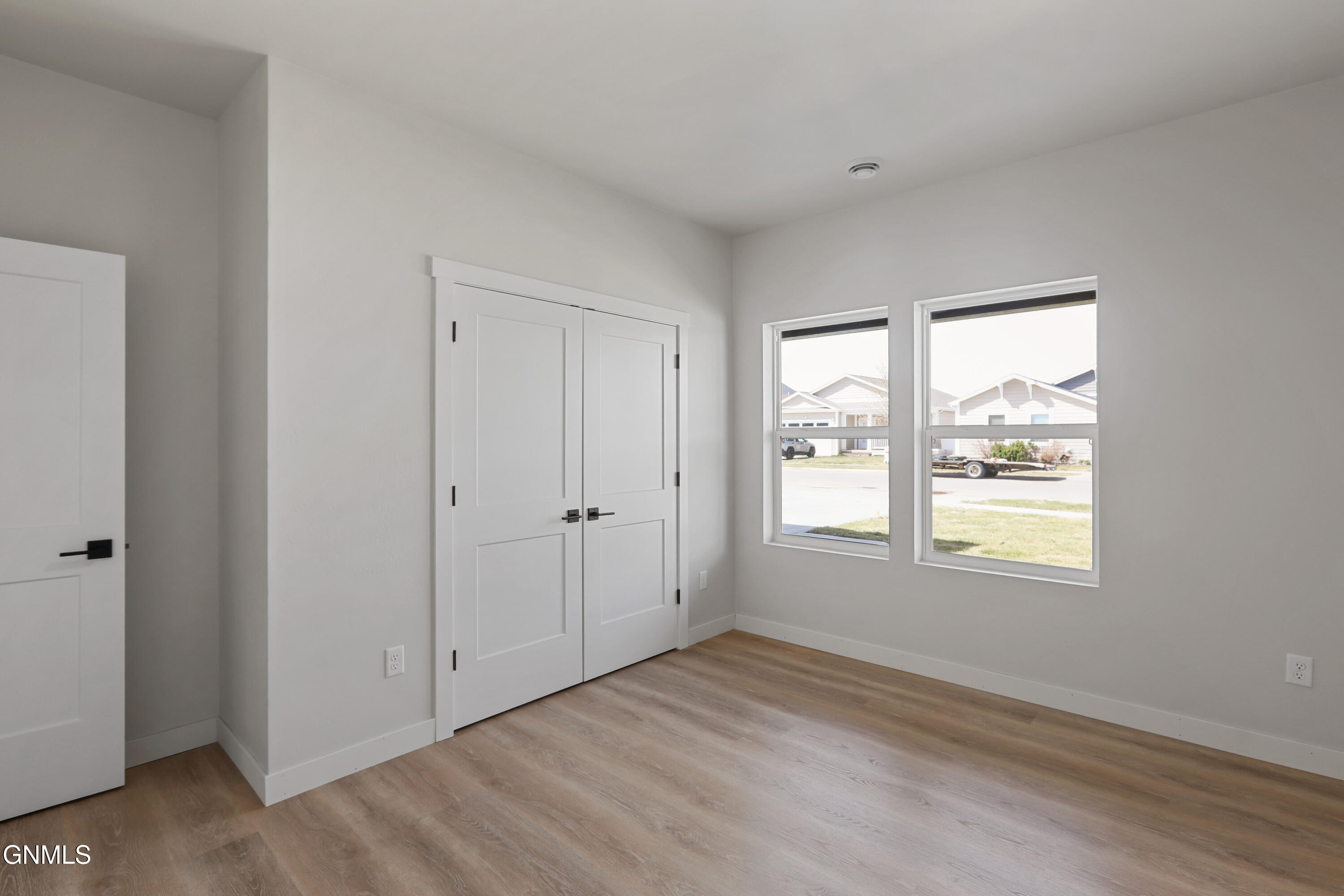 property viewer photo 10