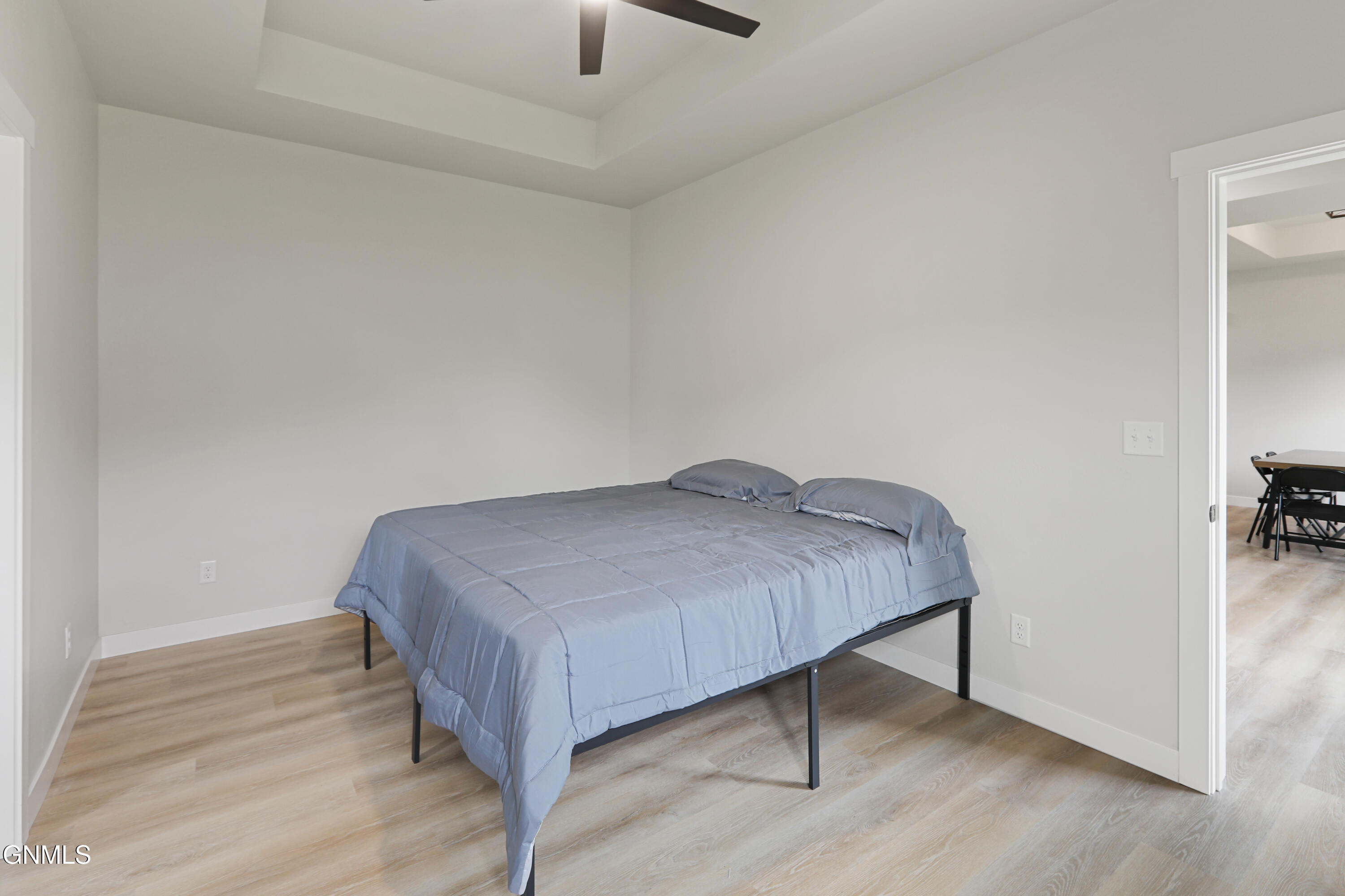 property viewer photo 12