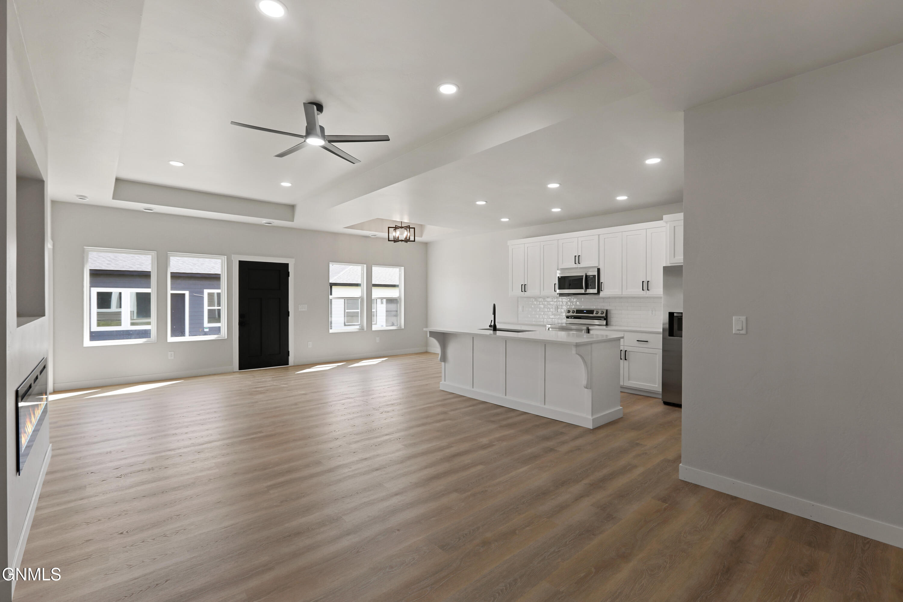 property viewer photo 2