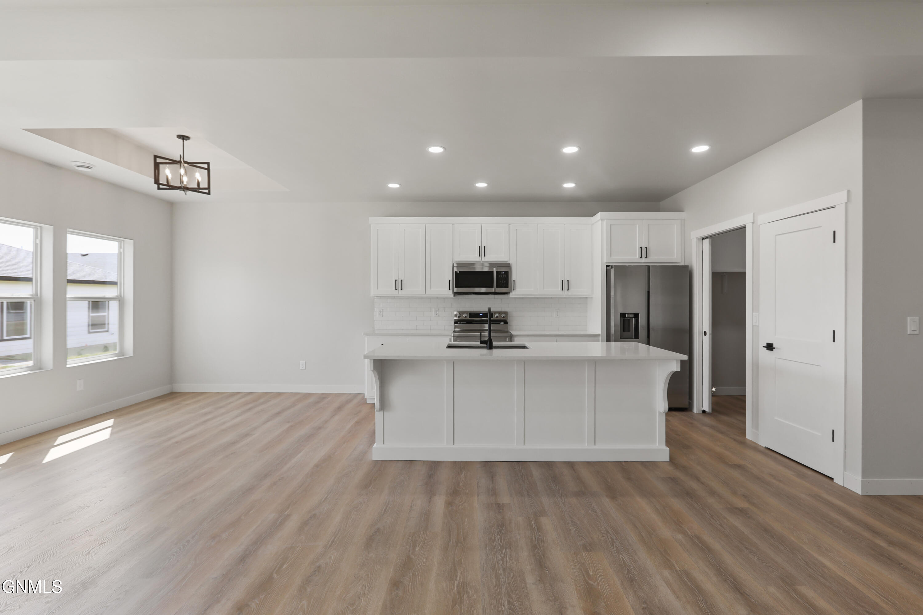 property viewer photo 3