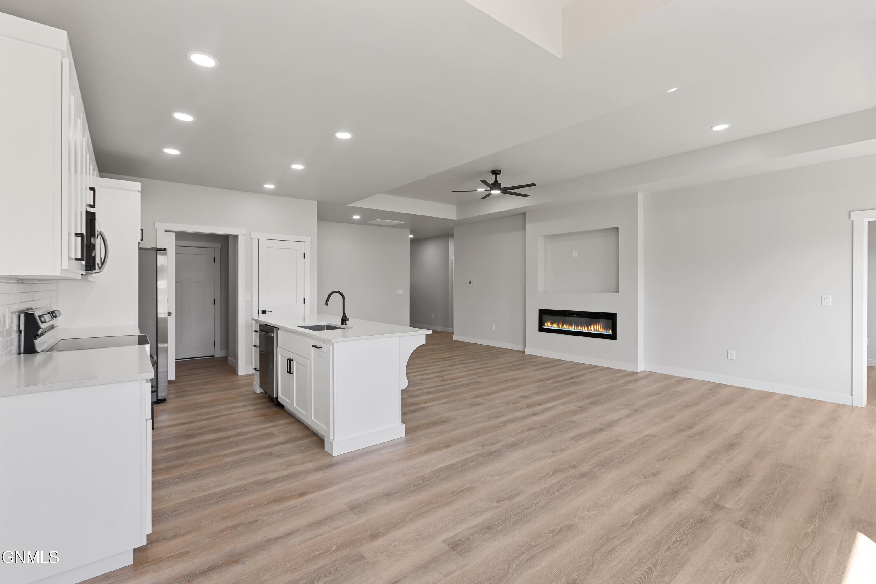 property viewer photo 5
