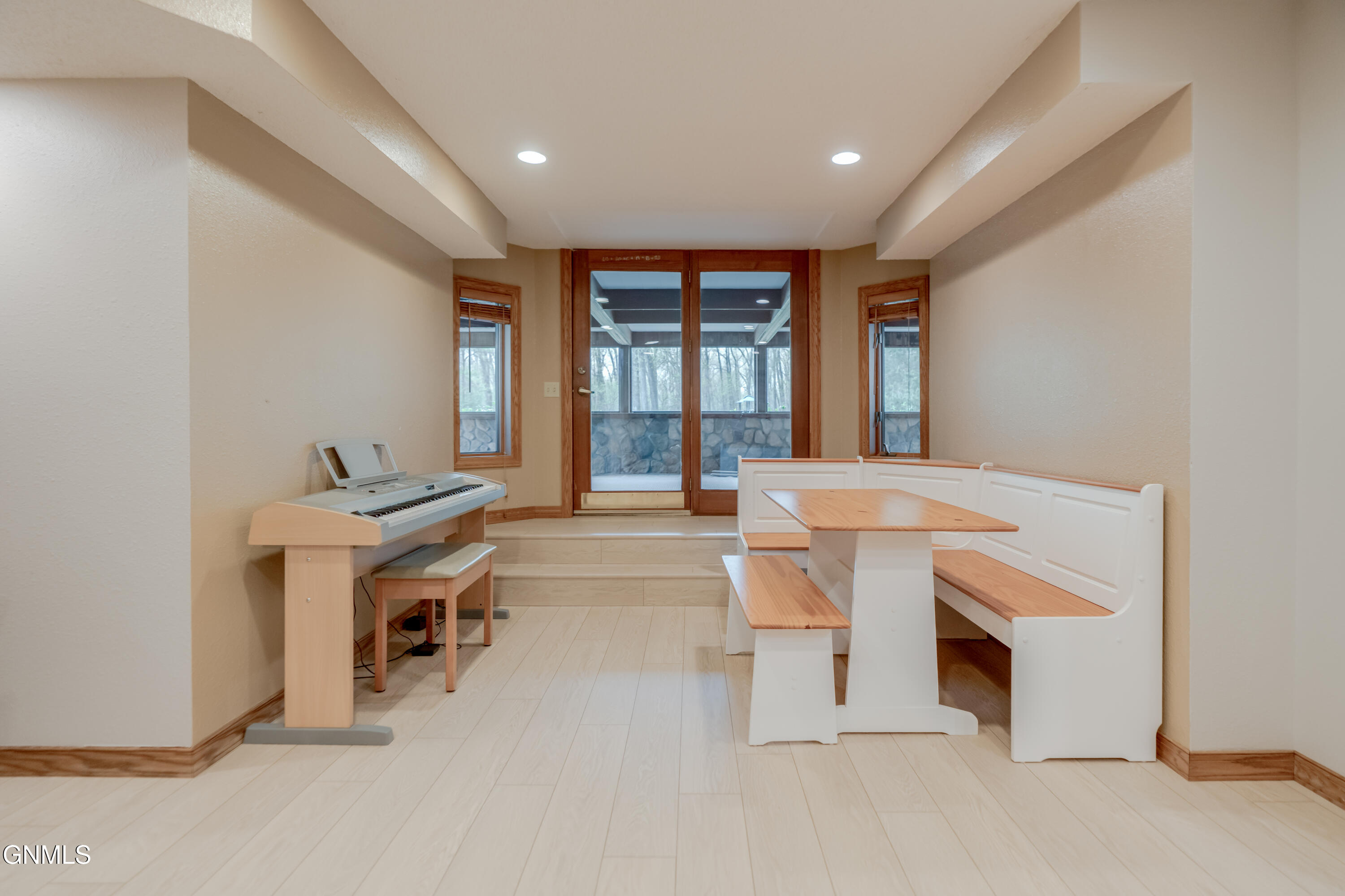 main property photo 94