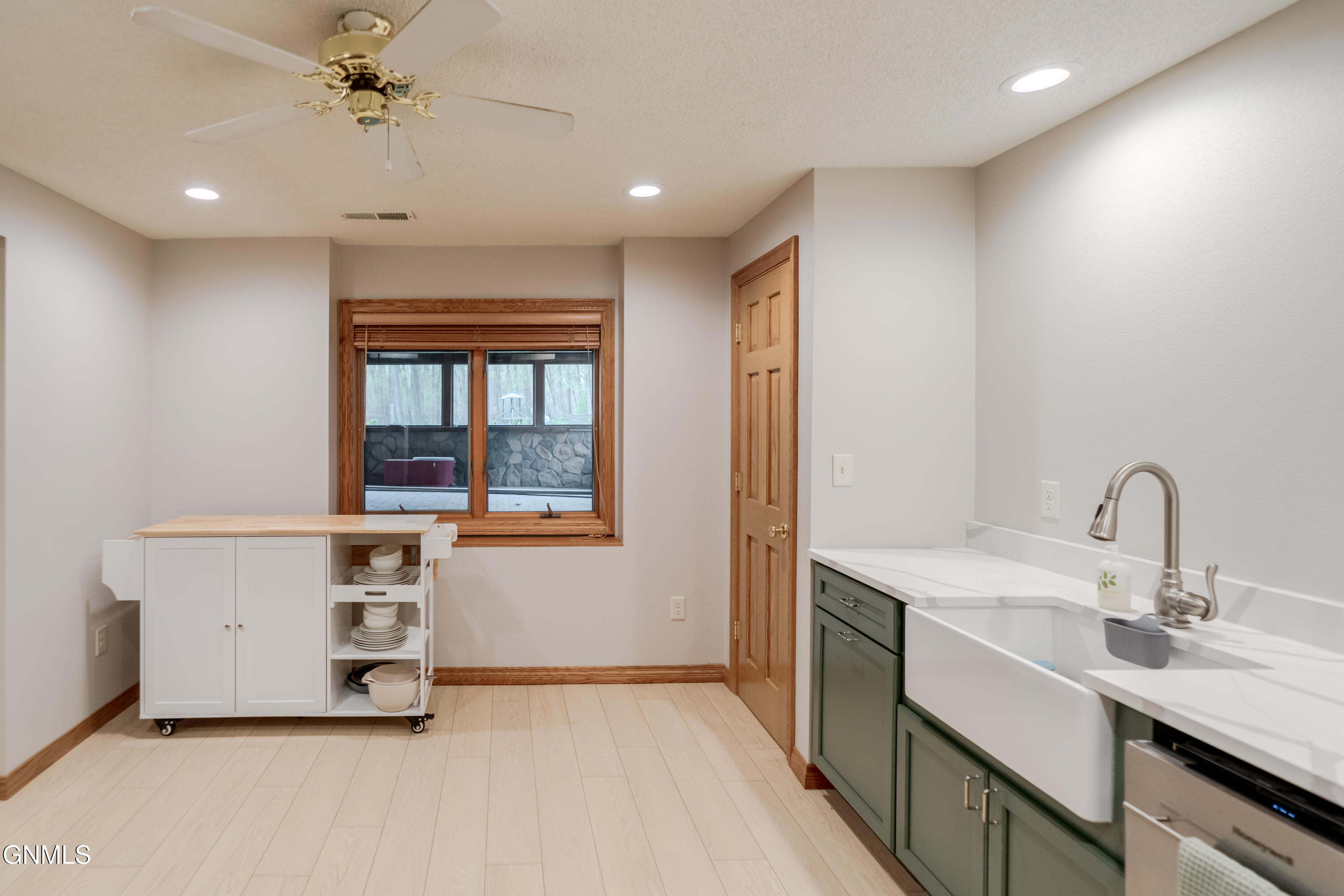 main property photo 98