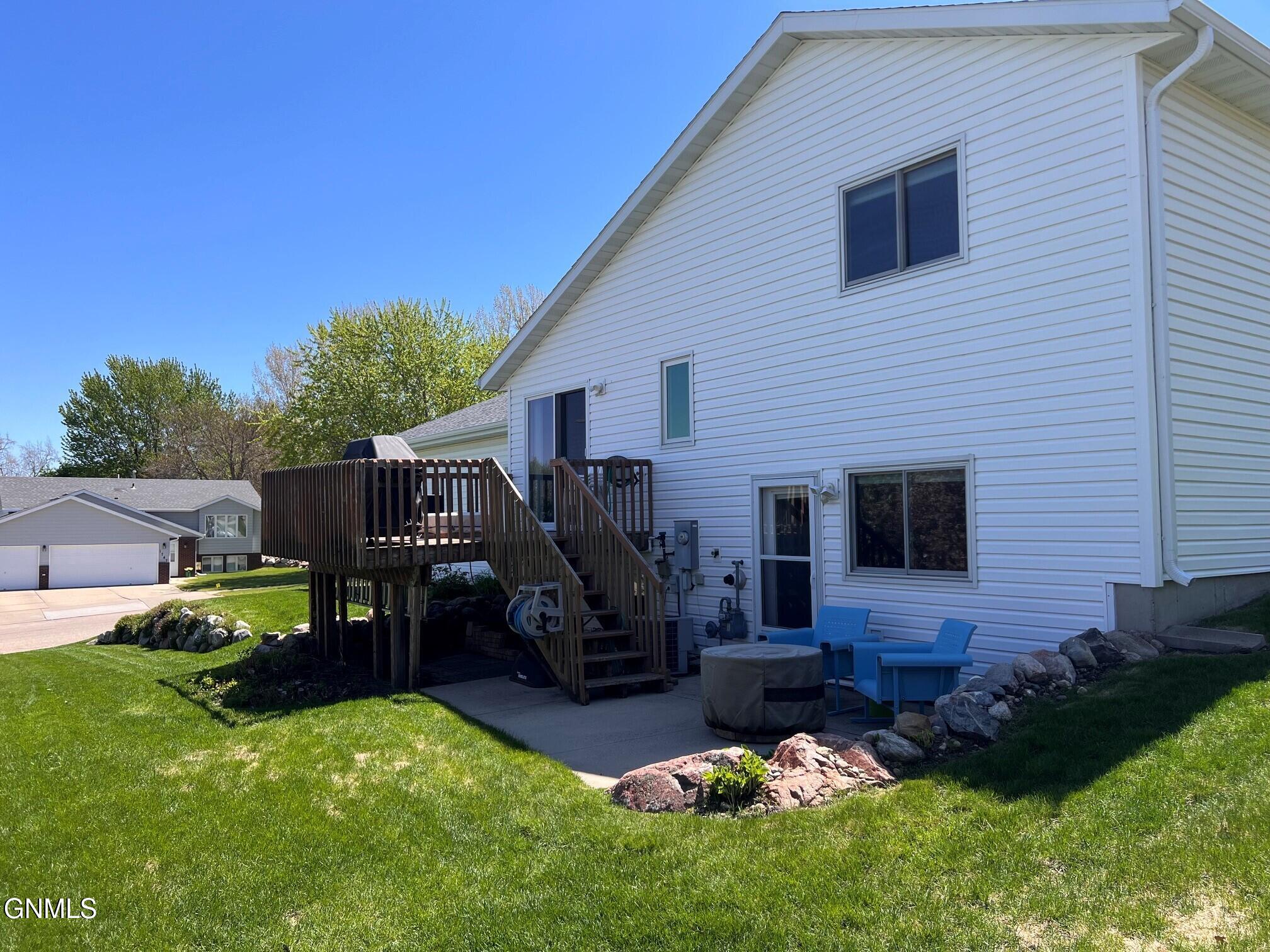 main property photo 28