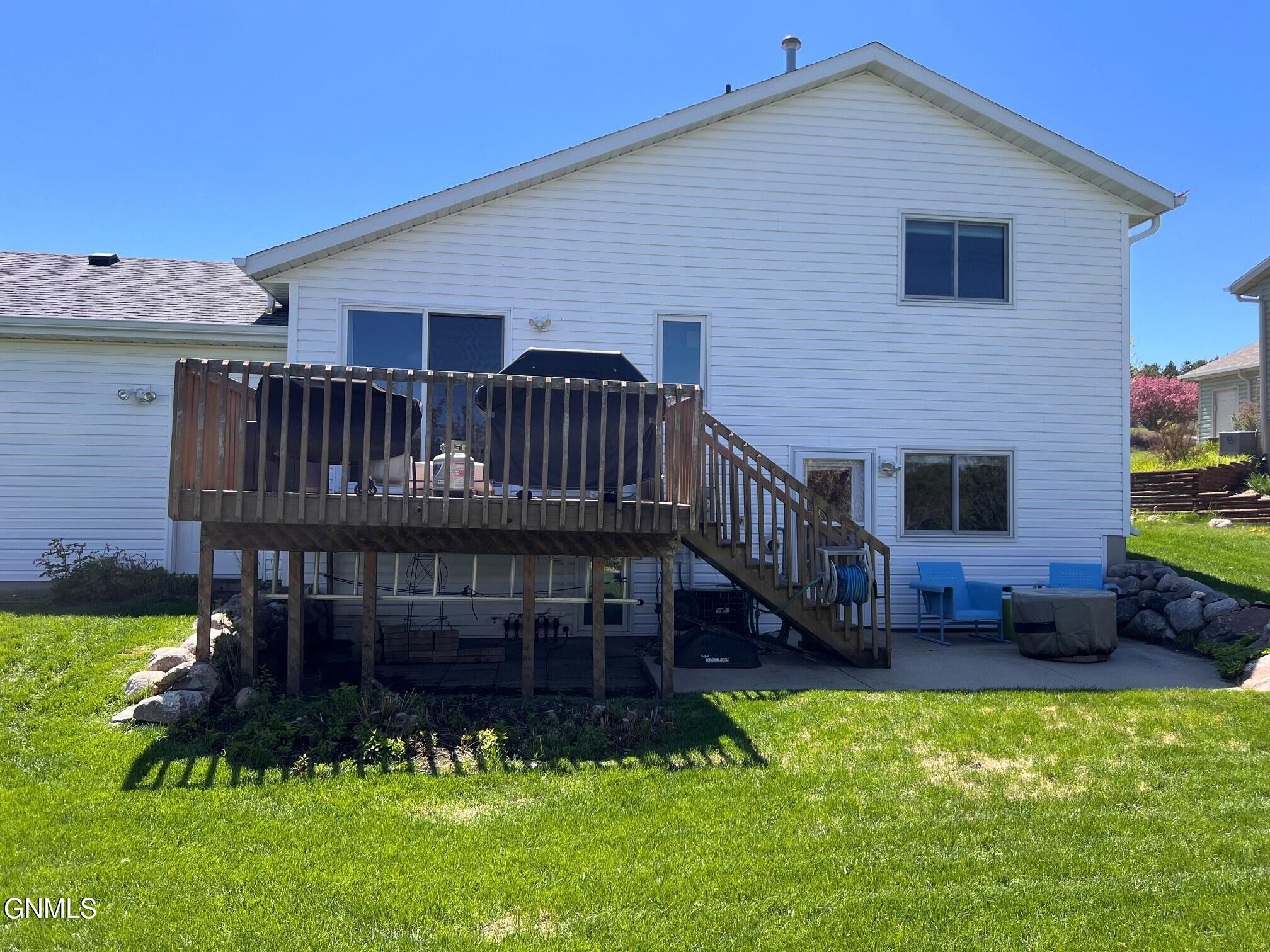 main property photo 30
