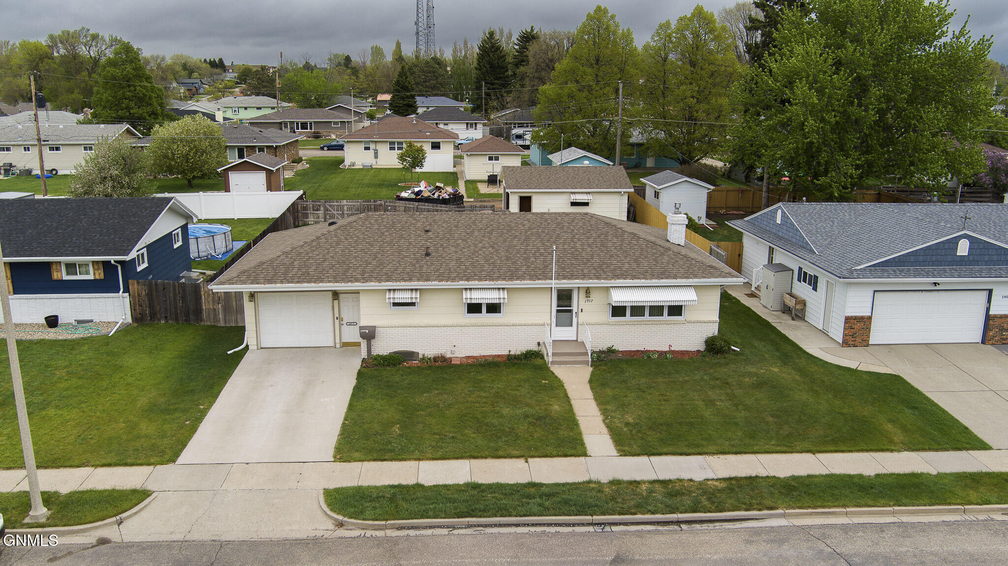 main property photo 32