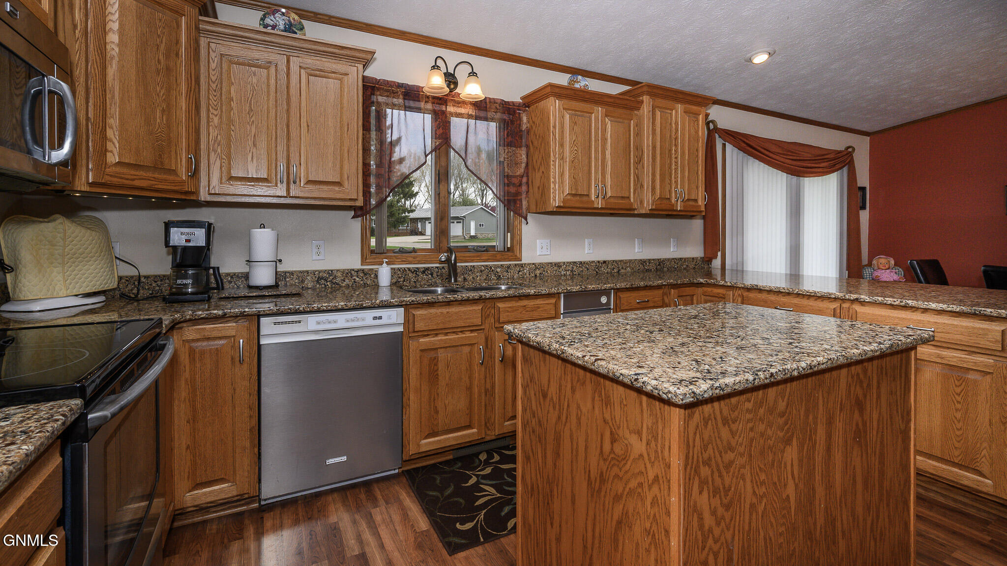 property viewer photo 3