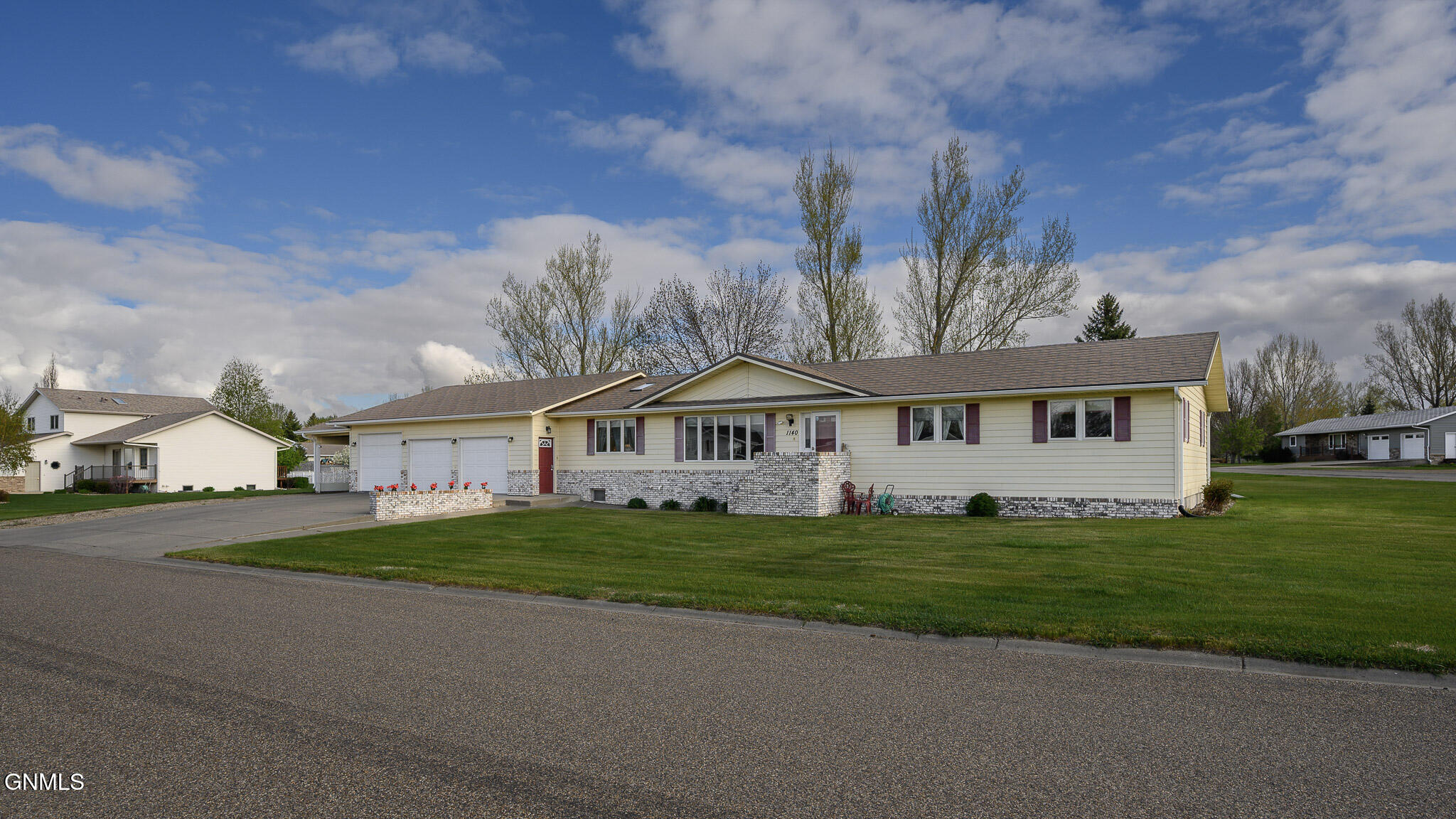 property viewer photo 45