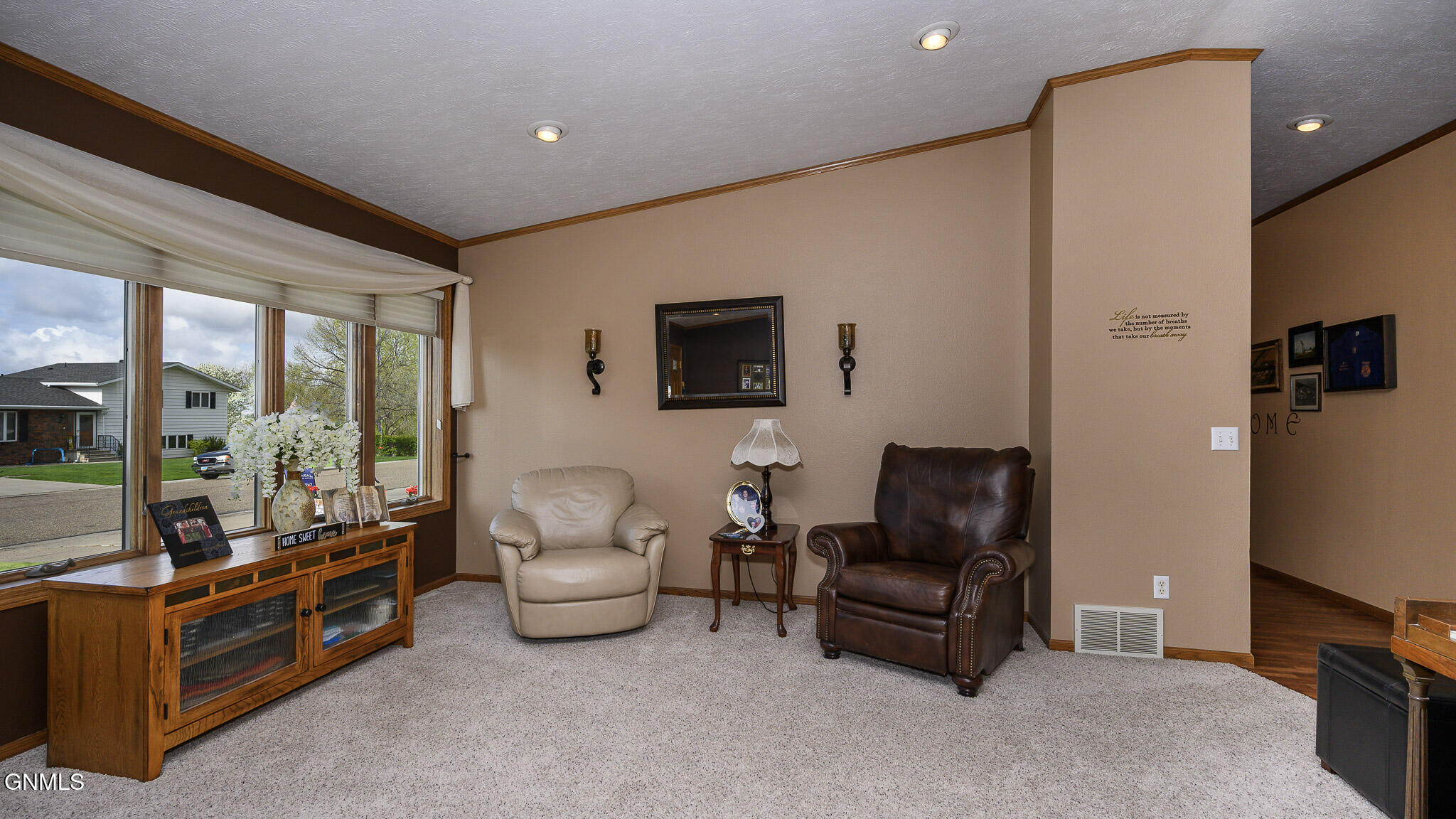 property viewer photo 9