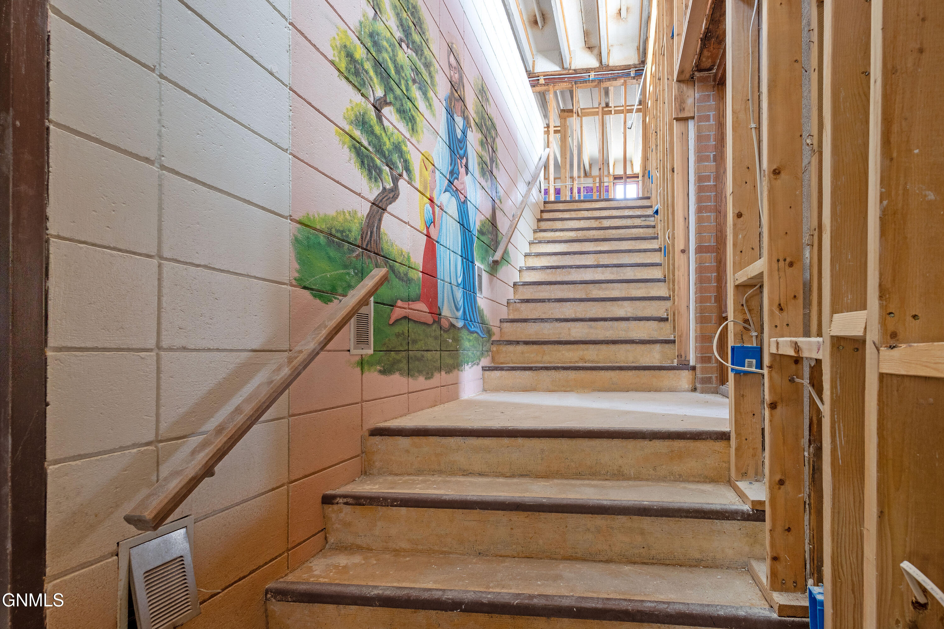 main property photo 13