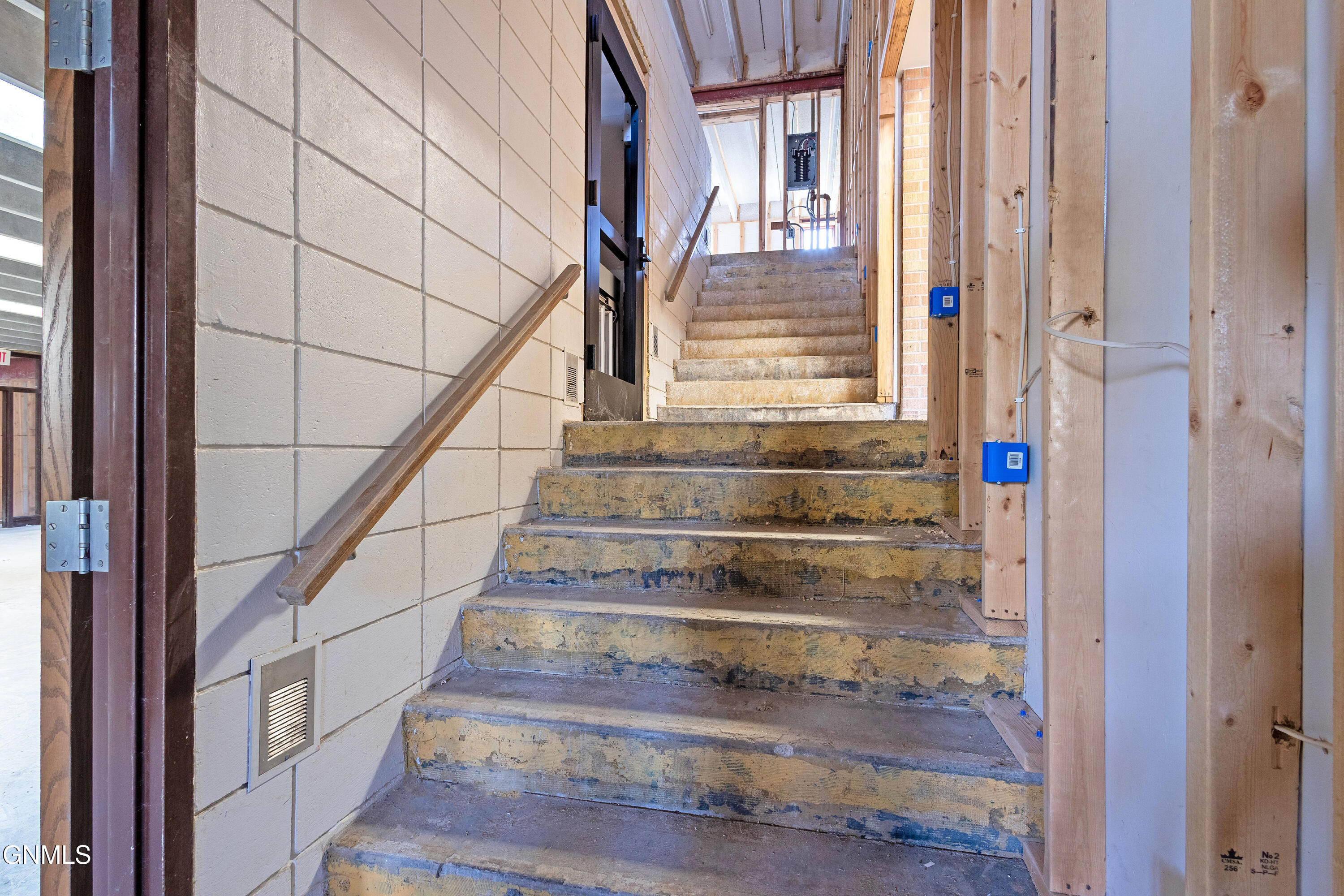 main property photo 14