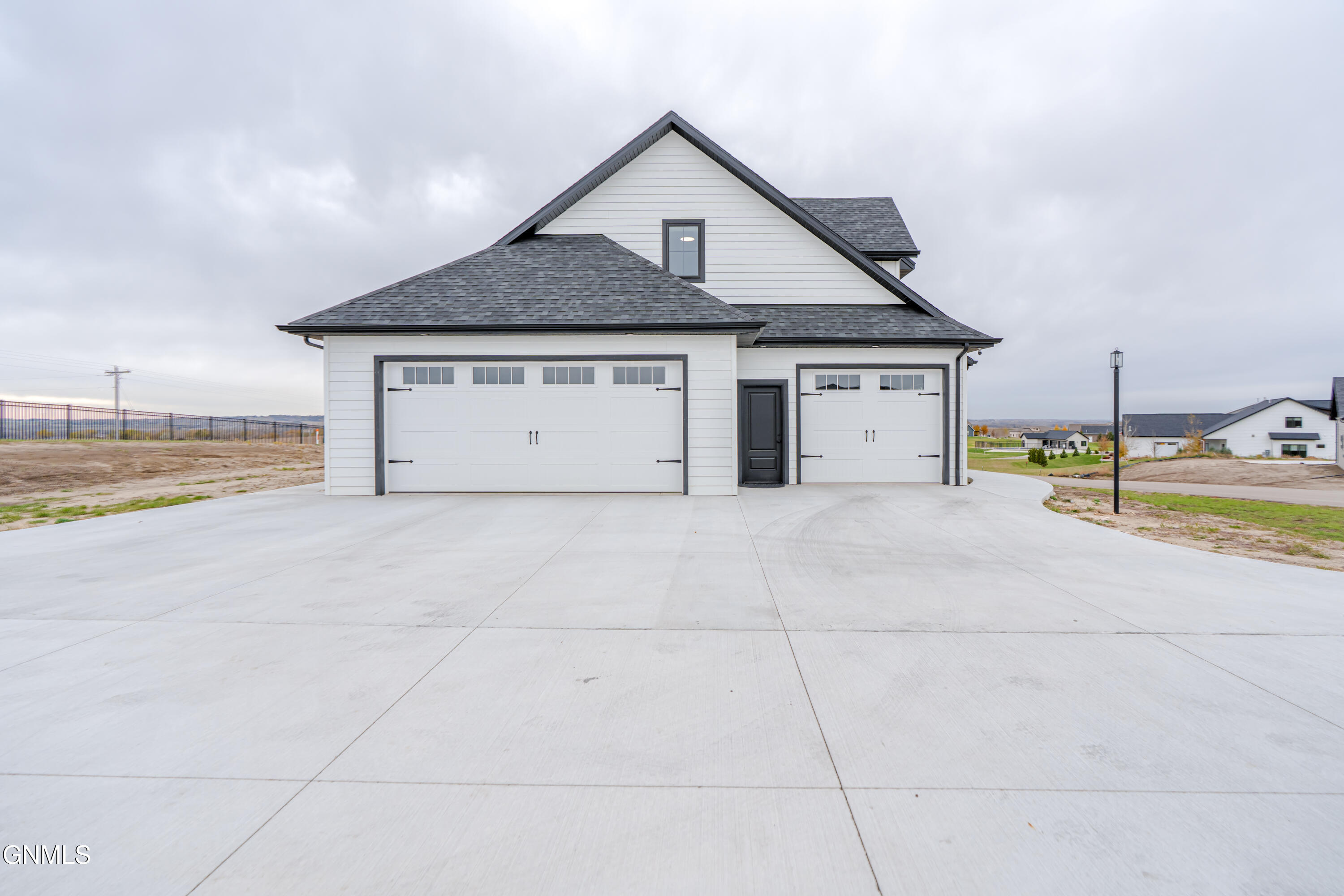main property photo 74
