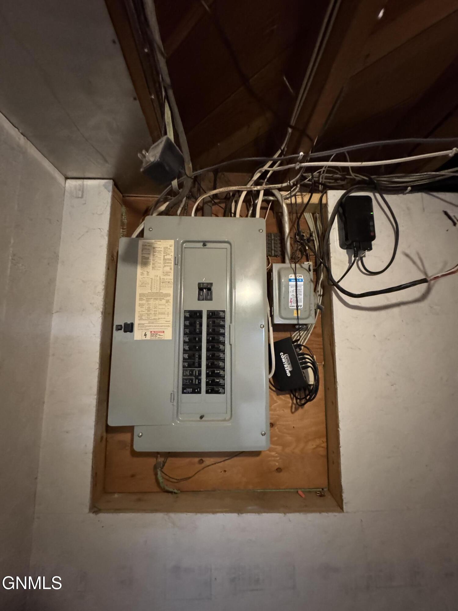 main property photo 13