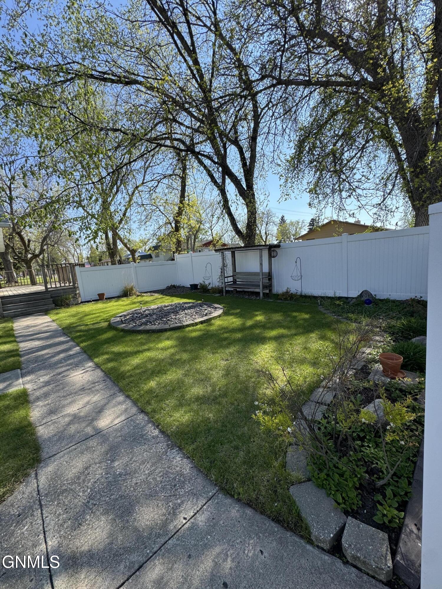 main property photo 15