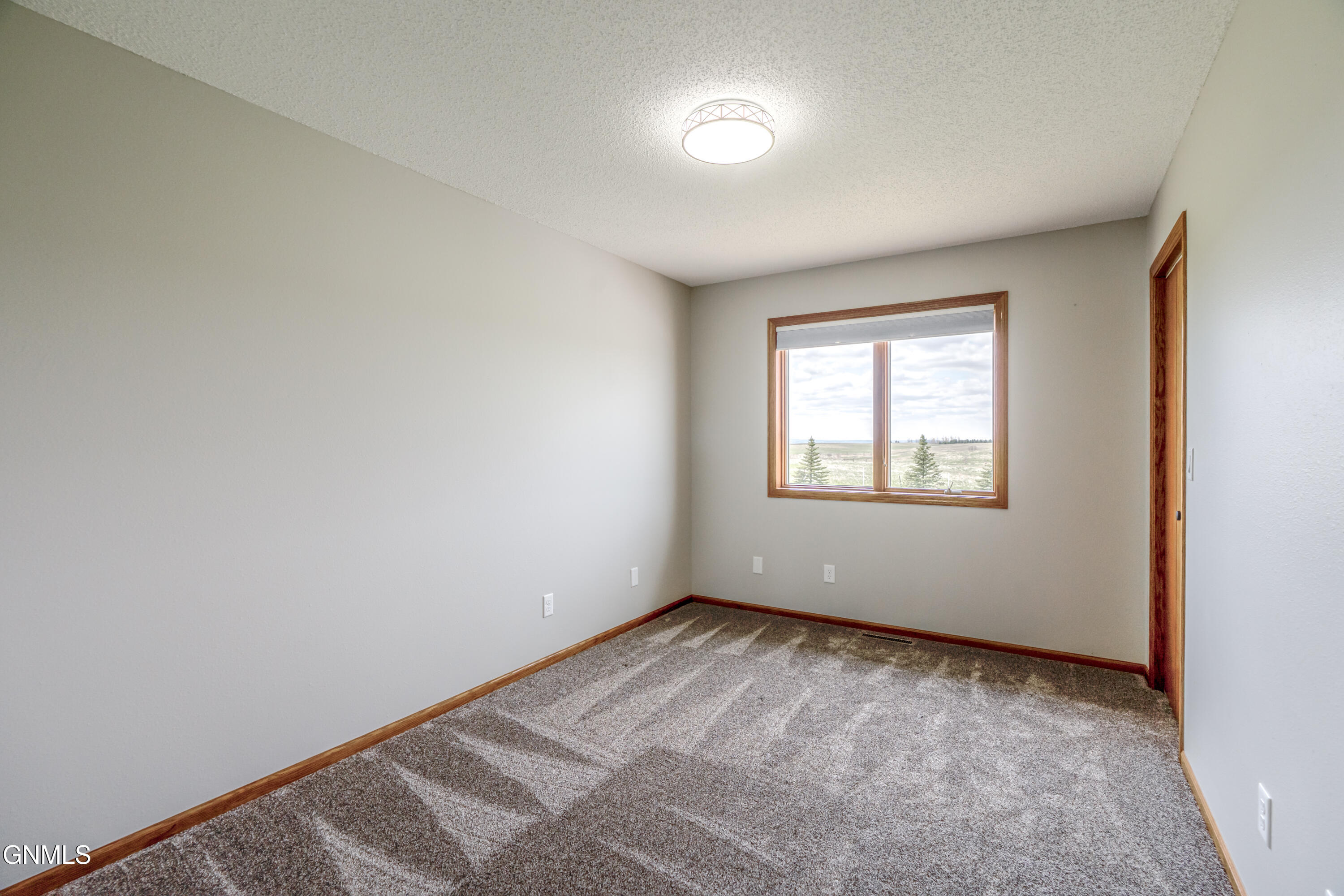 property viewer photo 12