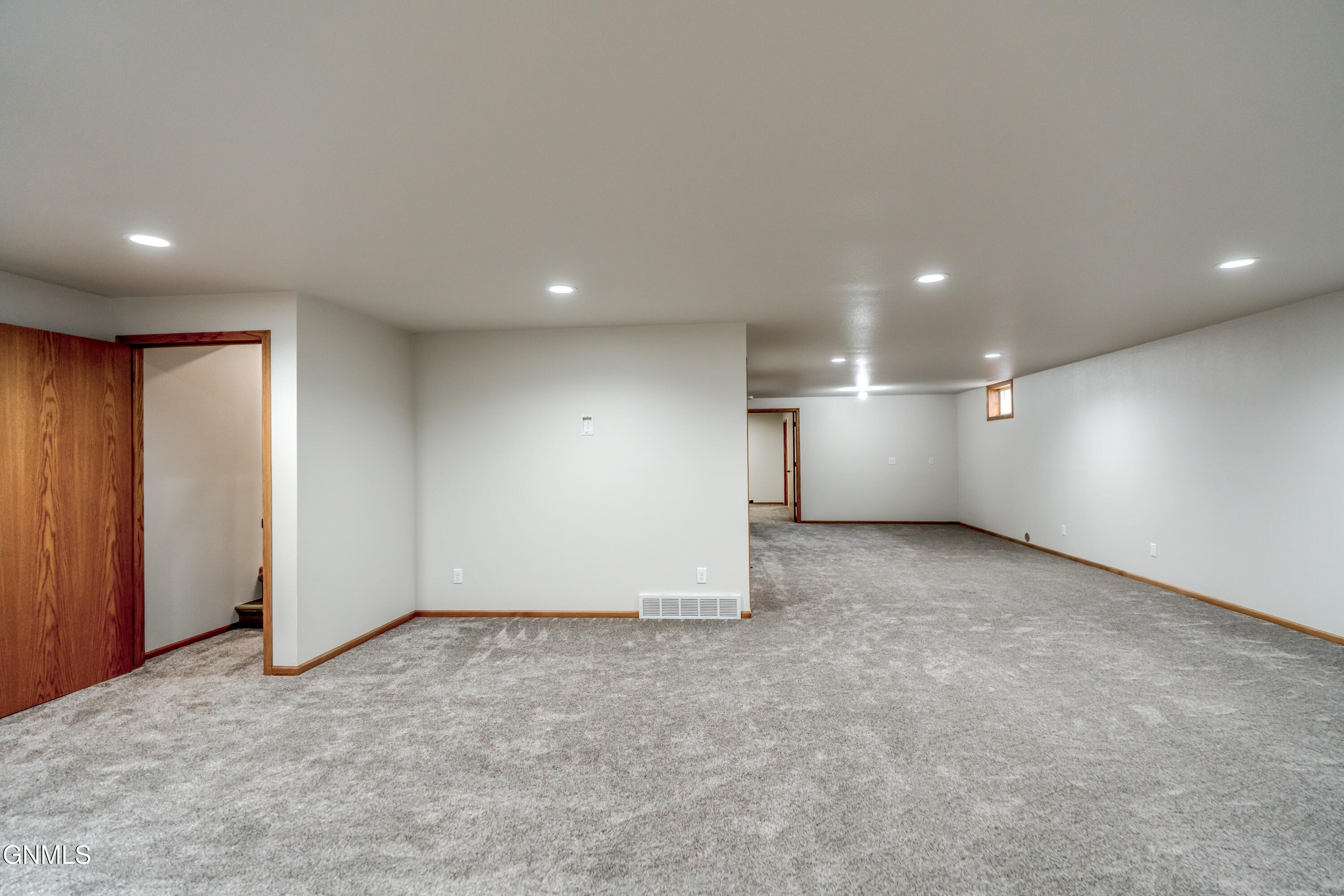 property viewer photo 15