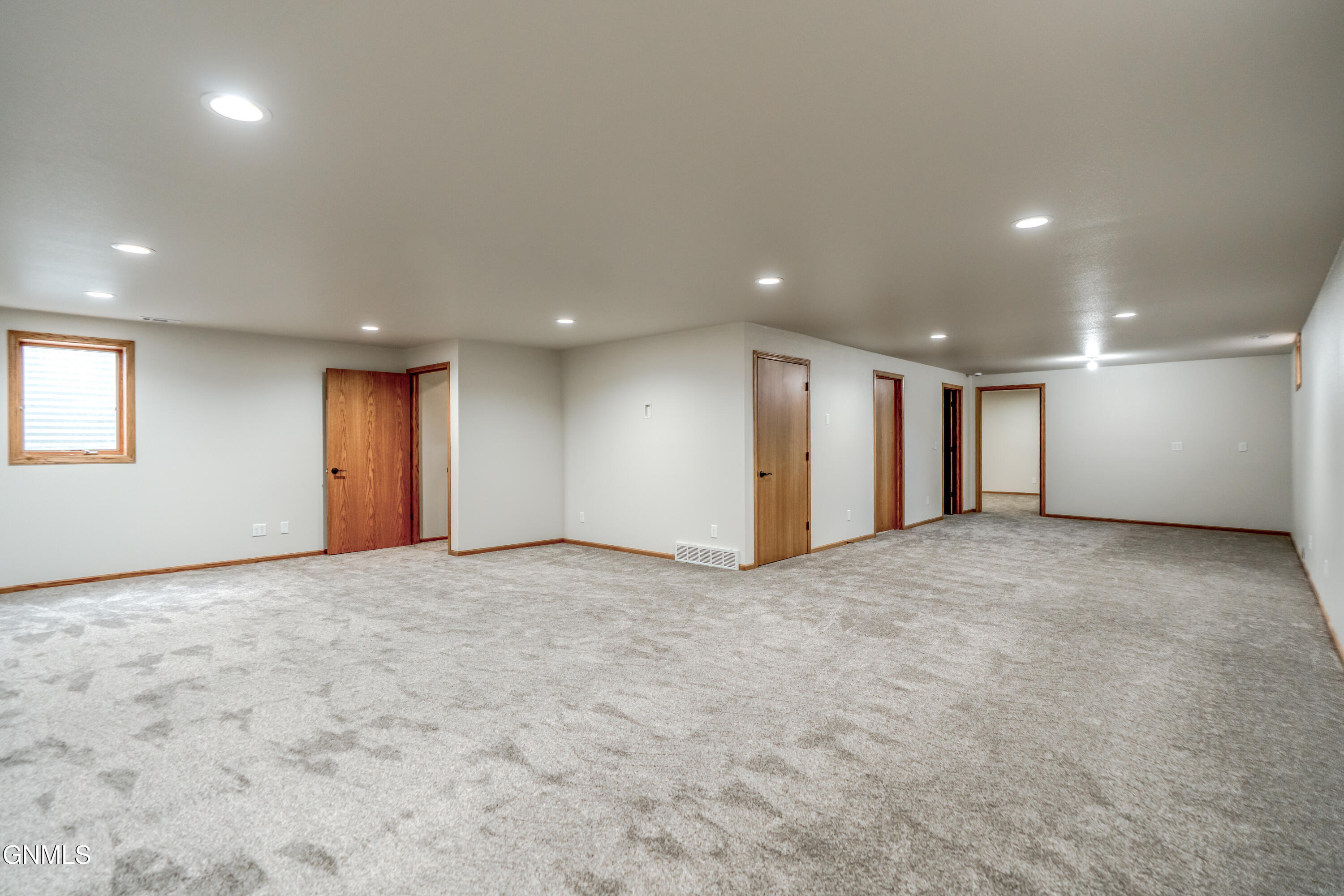 property viewer photo 17