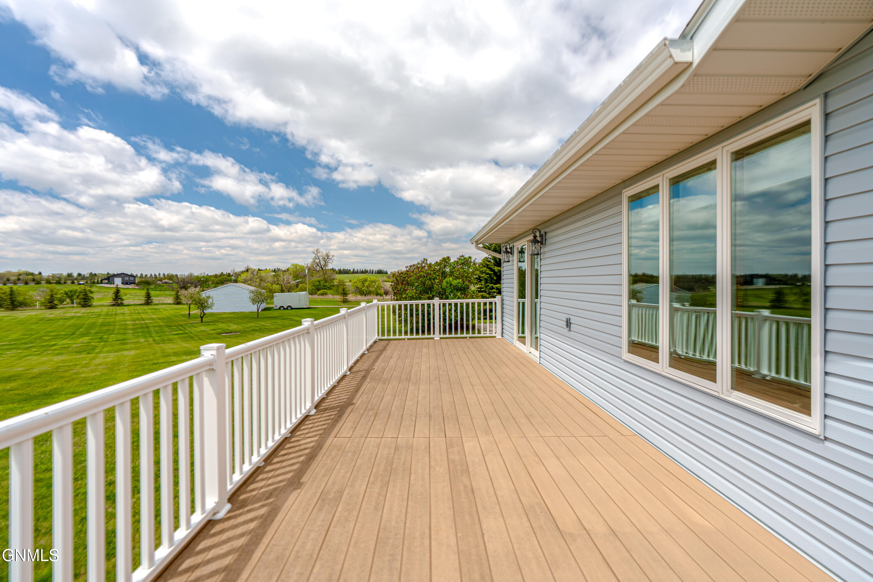 property viewer photo 35