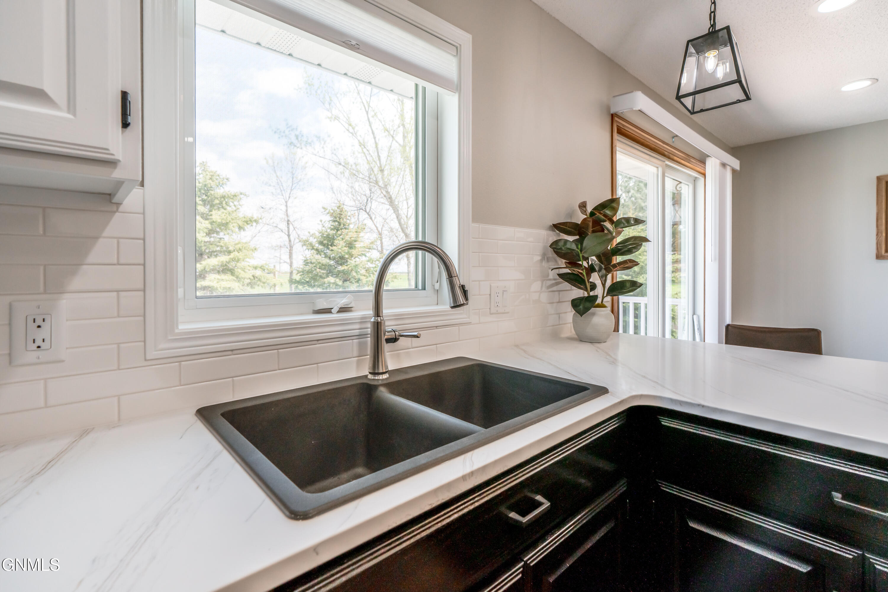 property viewer photo 41